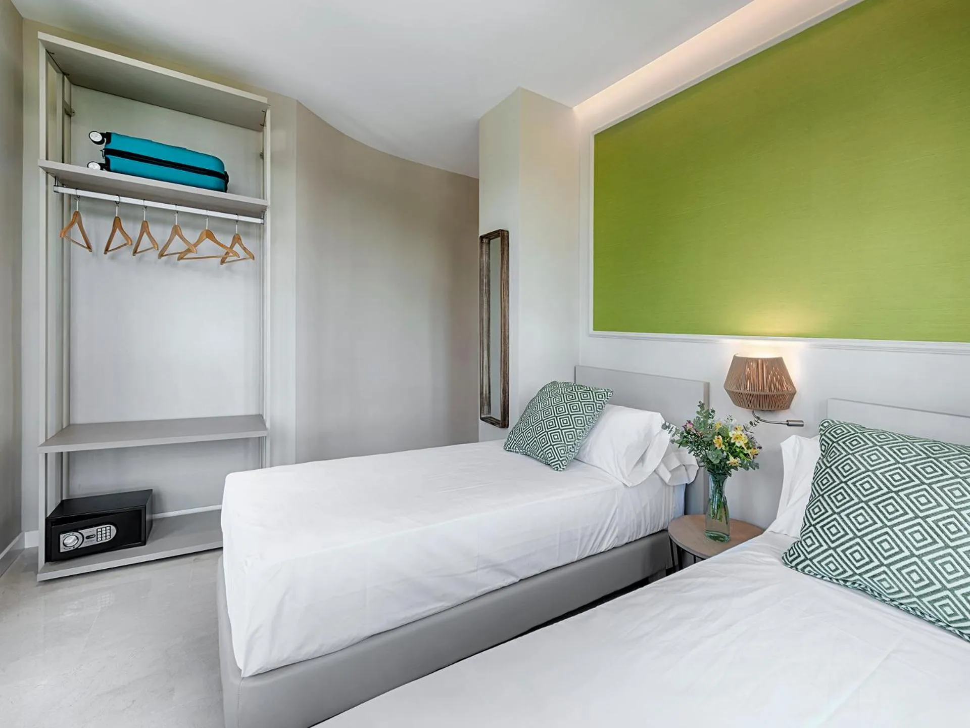 Bed in Opera House Valencia B&B