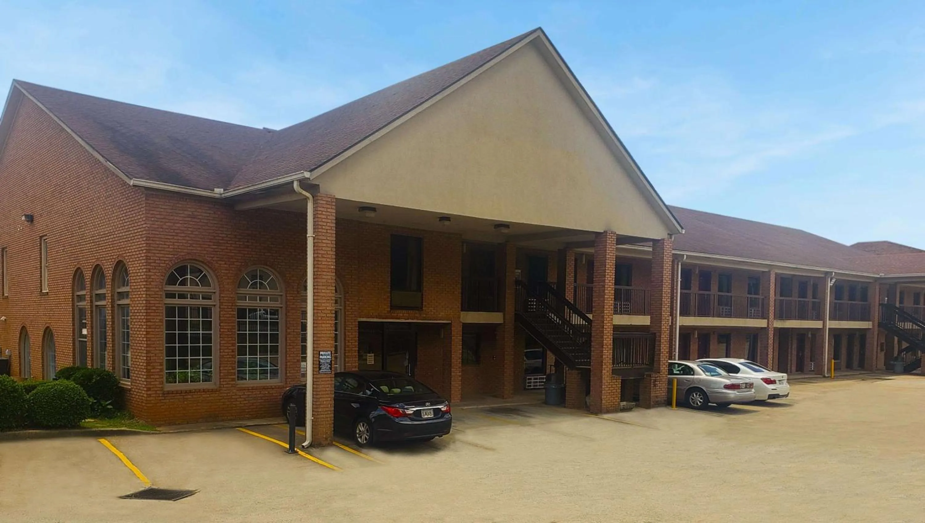 Property building in Magnuson Hotel Marietta