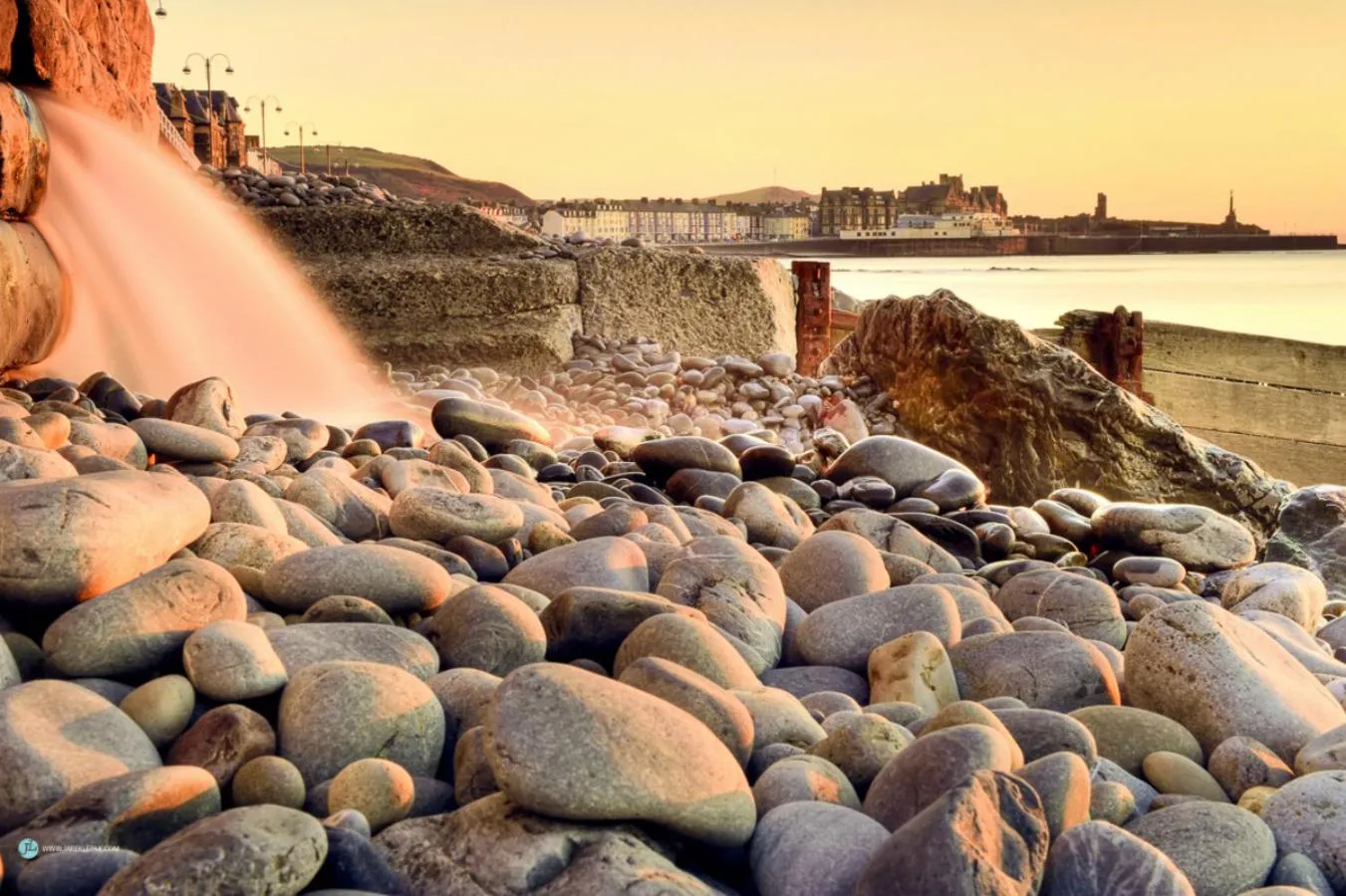 Natural landscape in Queensbridge Hotel