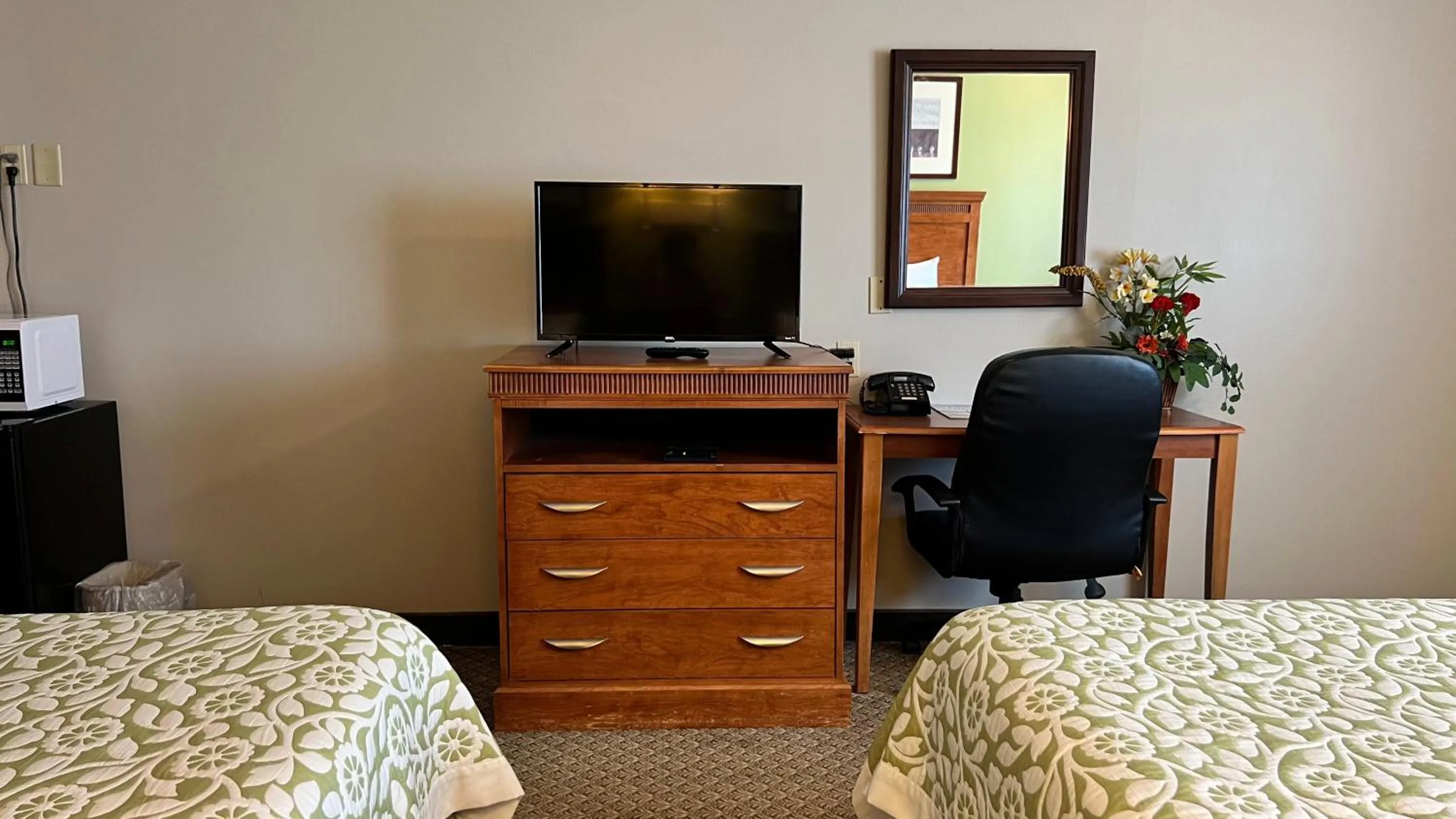 TV and multimedia, Bed in Capri Motel