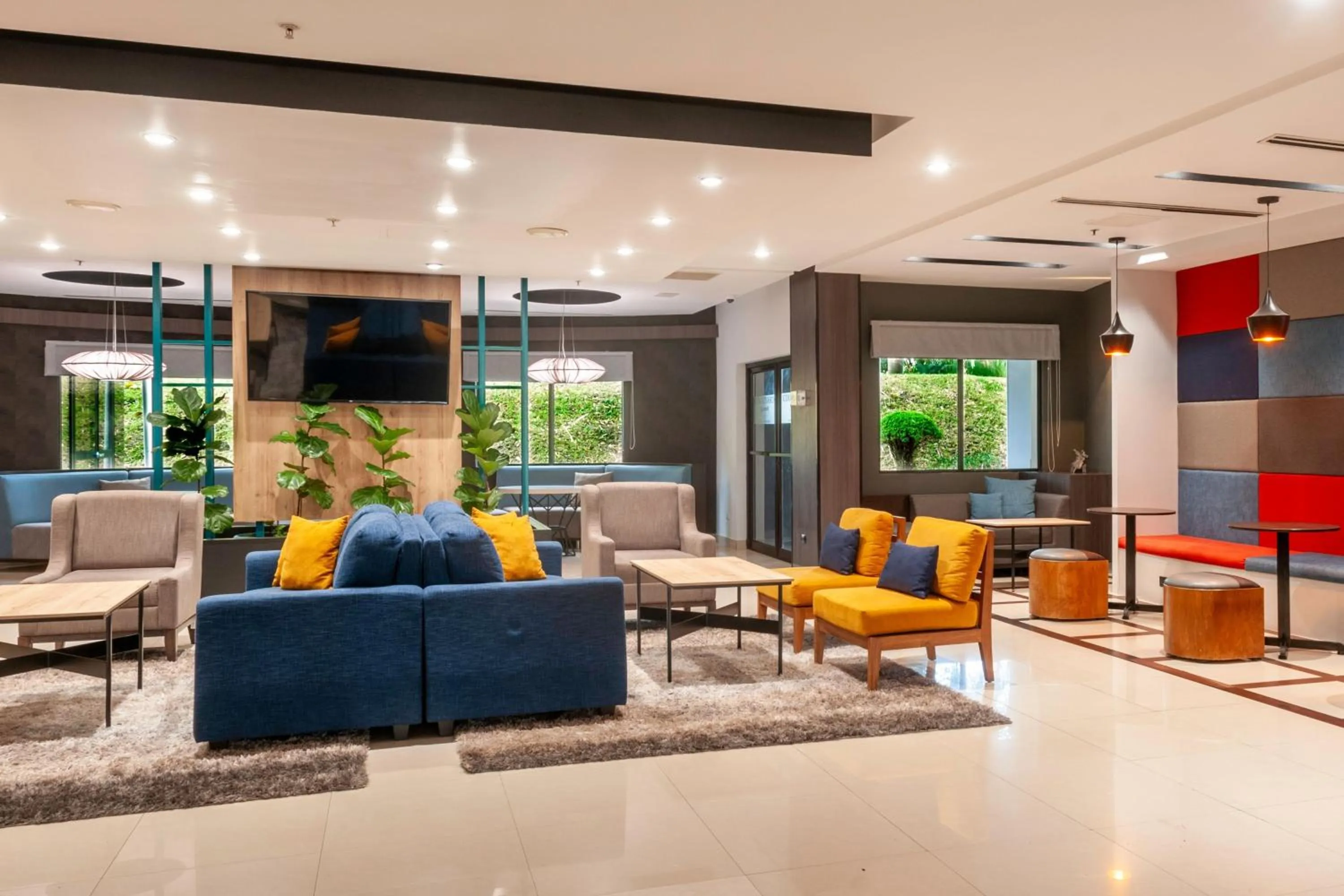 Lounge or bar in Courtyard by Marriott San Salvador