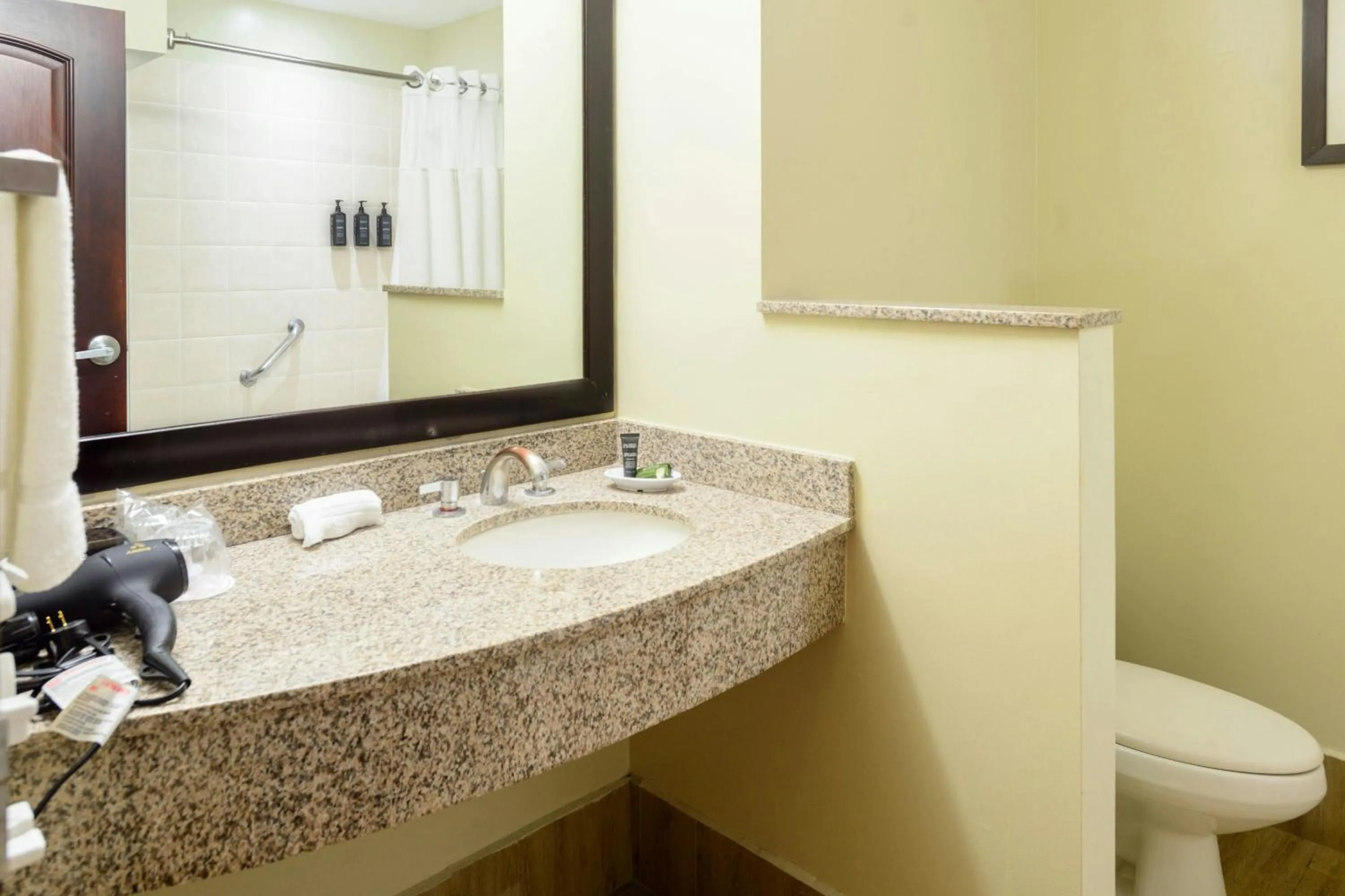 Bathroom in Courtyard by Marriott San Salvador