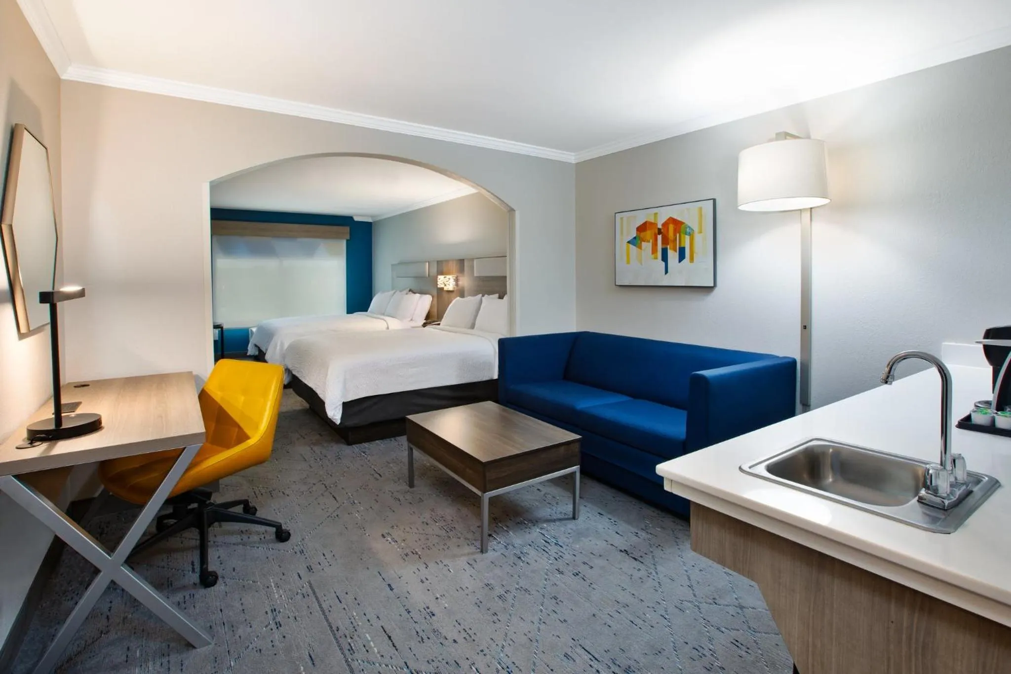 Photo of the whole room, Bed in Holiday Inn Express Hotel & Suites - Sumter by IHG