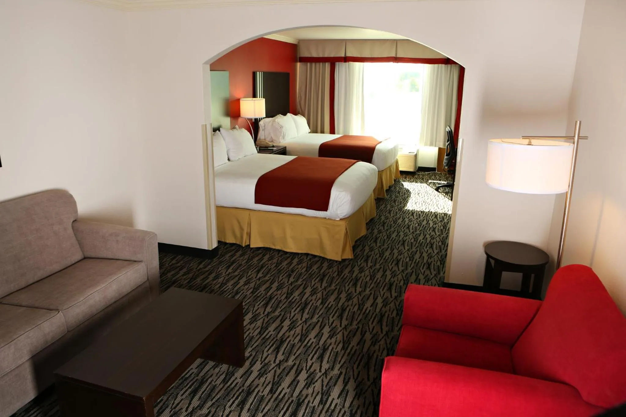 Photo of the whole room, Bed in Holiday Inn Express Hotel & Suites - Sumter by IHG