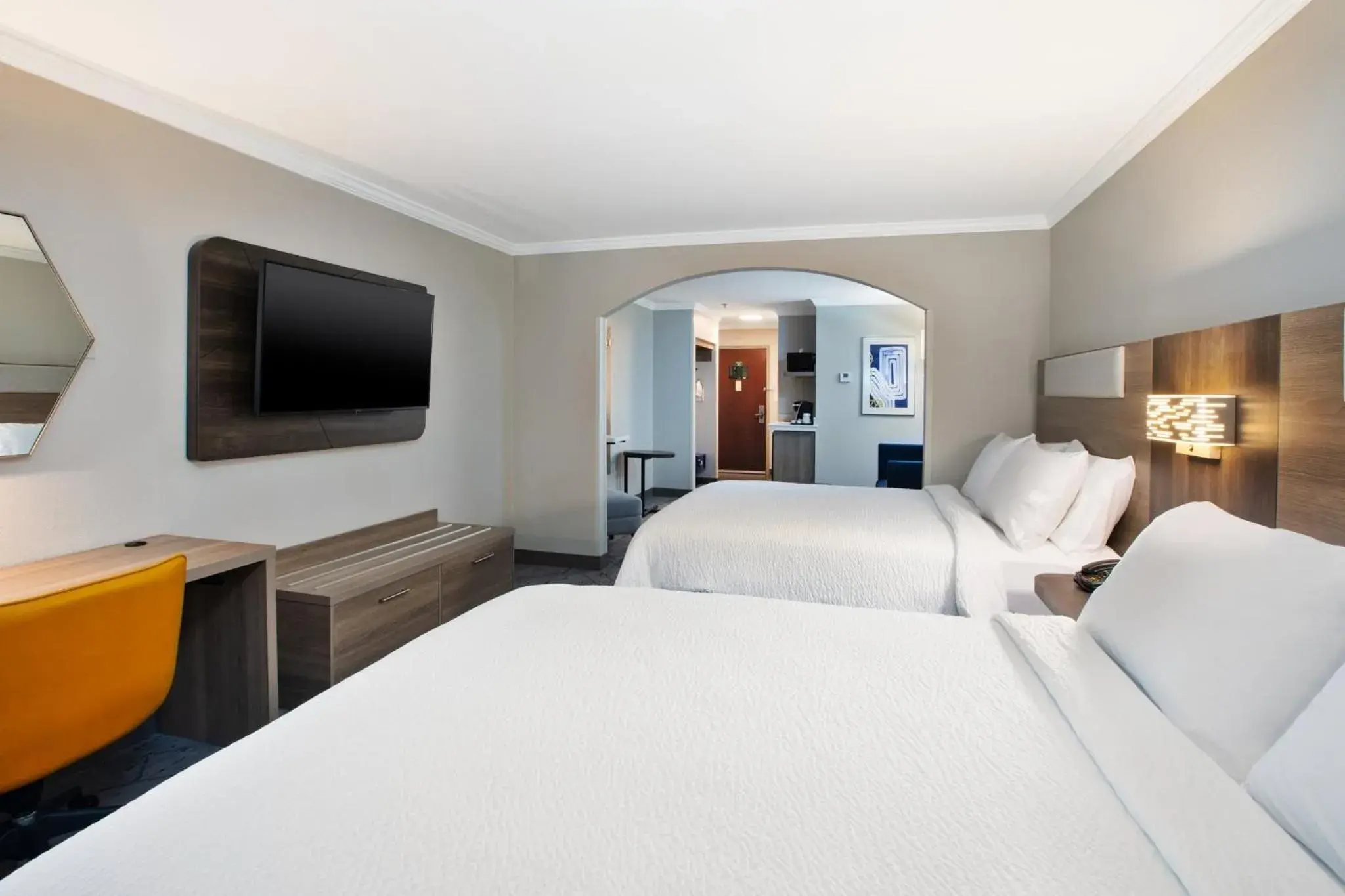 Queen Suite with Two Queen Beds in Holiday Inn Express Hotel & Suites - Sumter by IHG Queen Suite with Two Queen Beds in Holiday Inn Express Hotel & Suites - Sumter by IHG