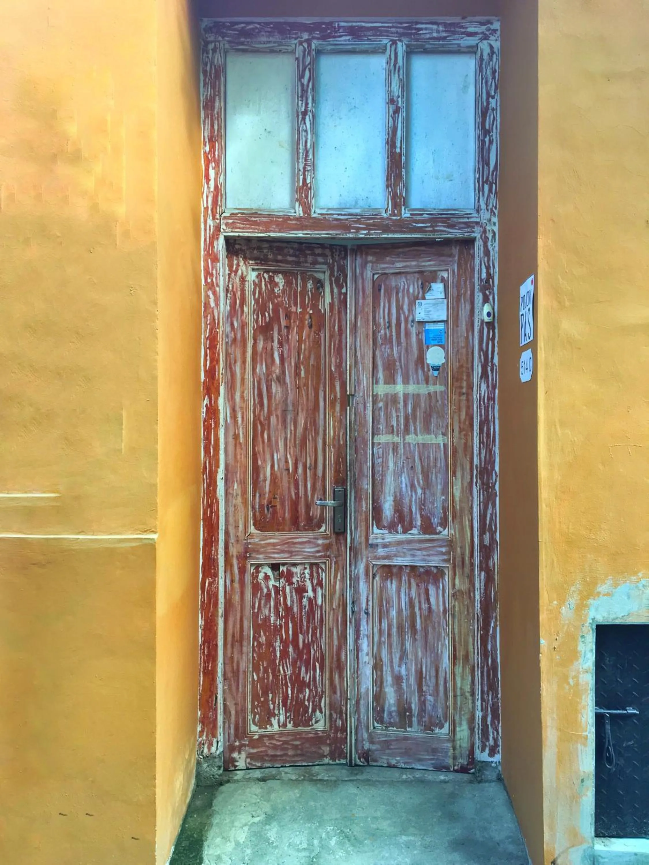 Property building in Pojok Pas