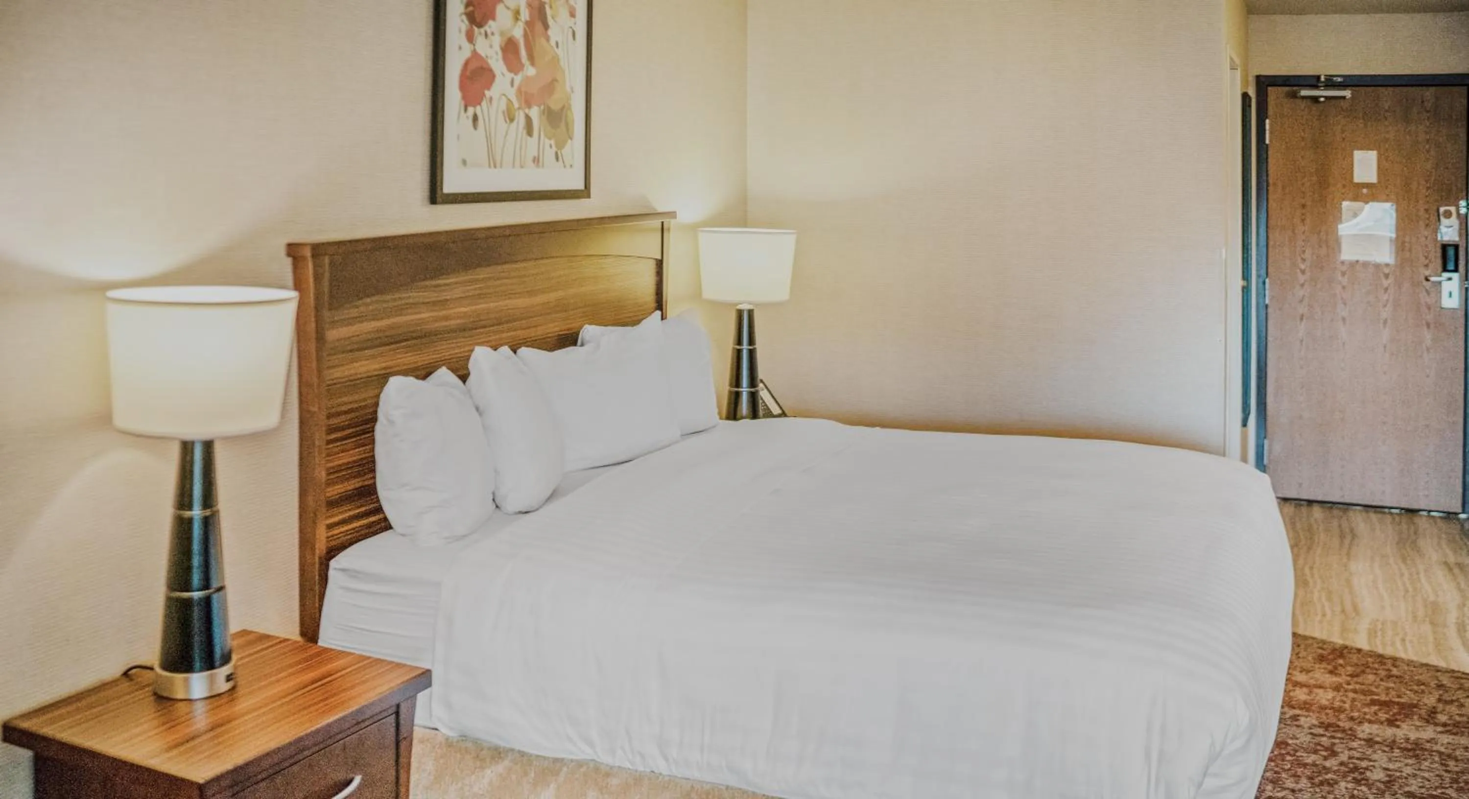 Bed in Crystal Inn Hotel & Suites - Salt Lake City