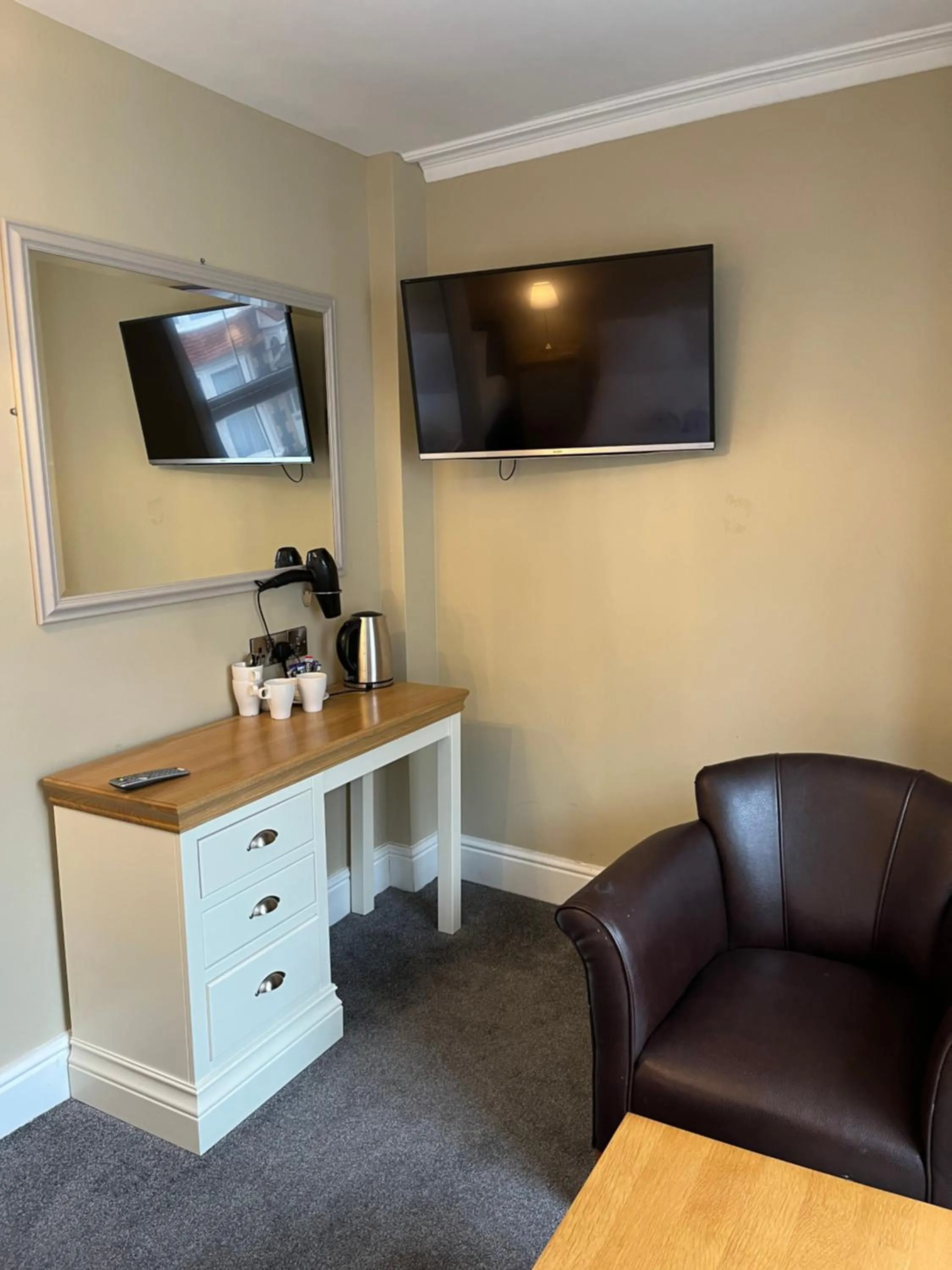 Seating area in Four Seasons Hotel