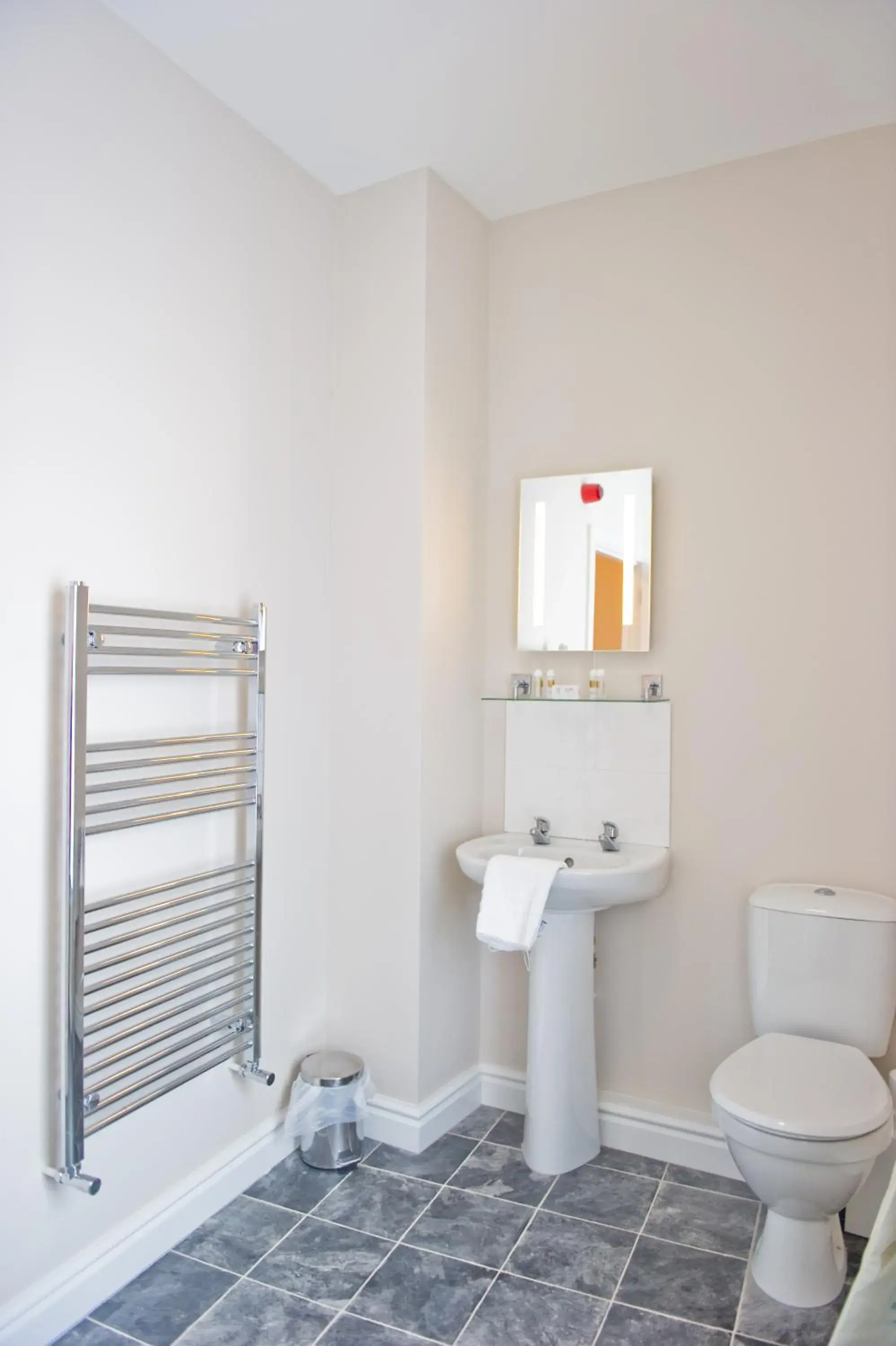 Compact Double in Four Seasons Hotel Compact Double in Four Seasons Hotel