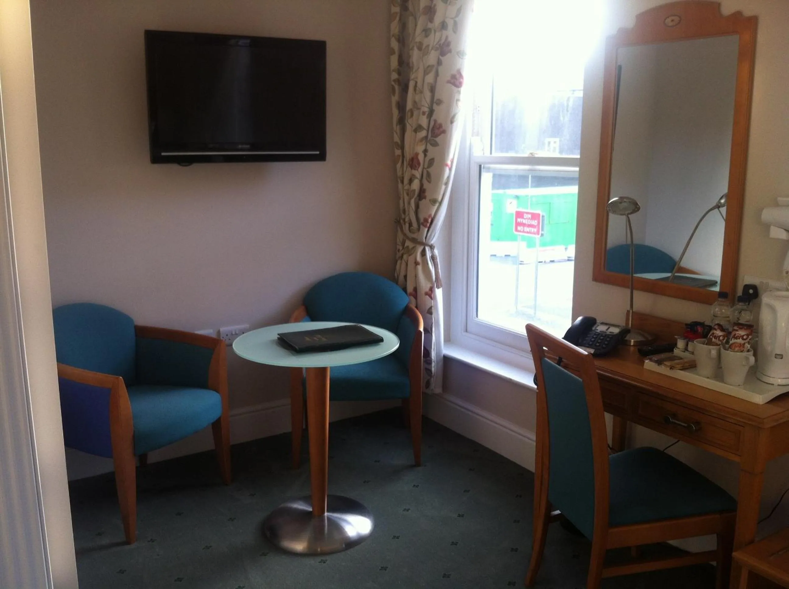 Seating area in Four Seasons Hotel