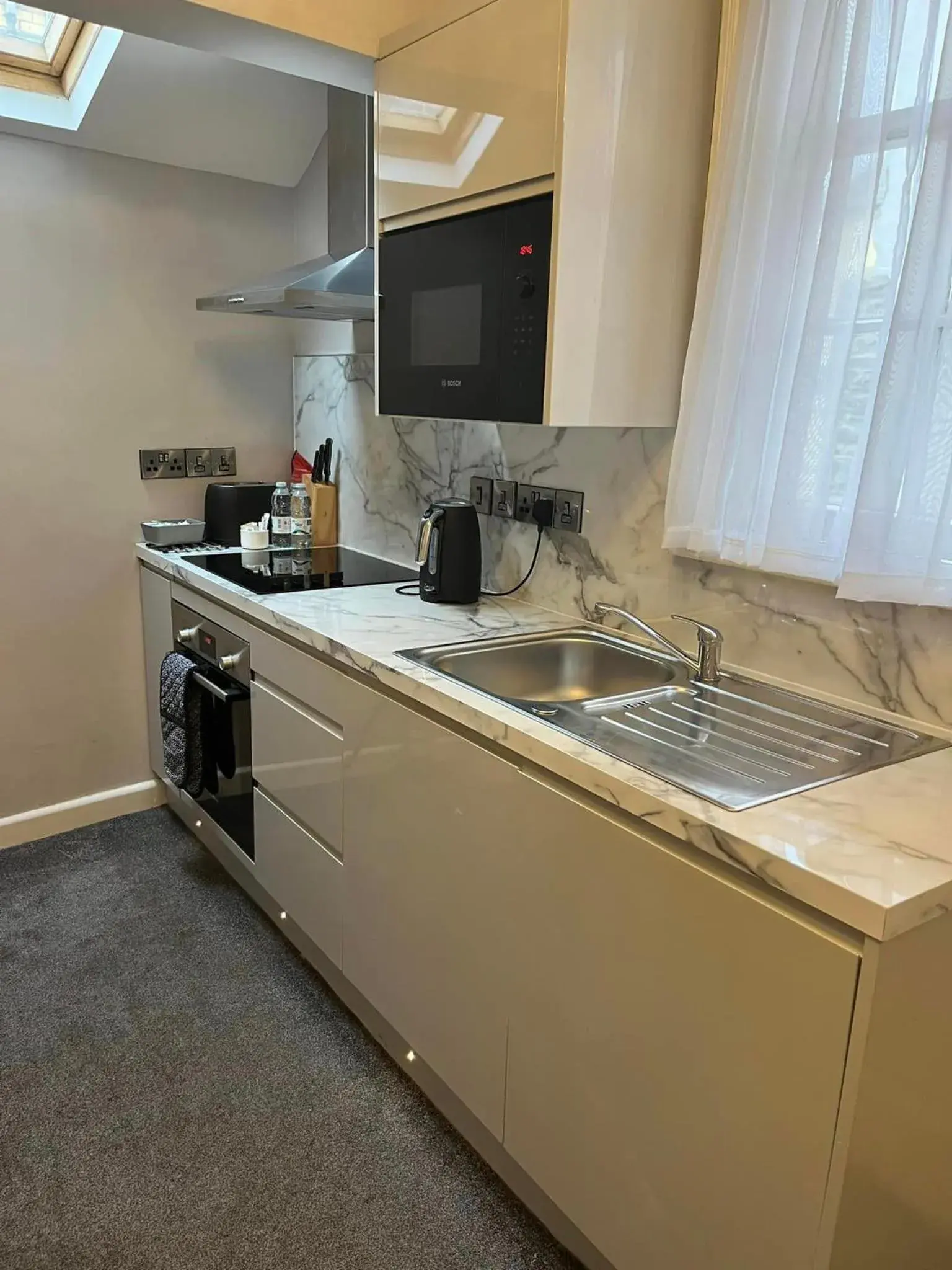 Studio in Four Seasons Hotel Studio in Four Seasons Hotel