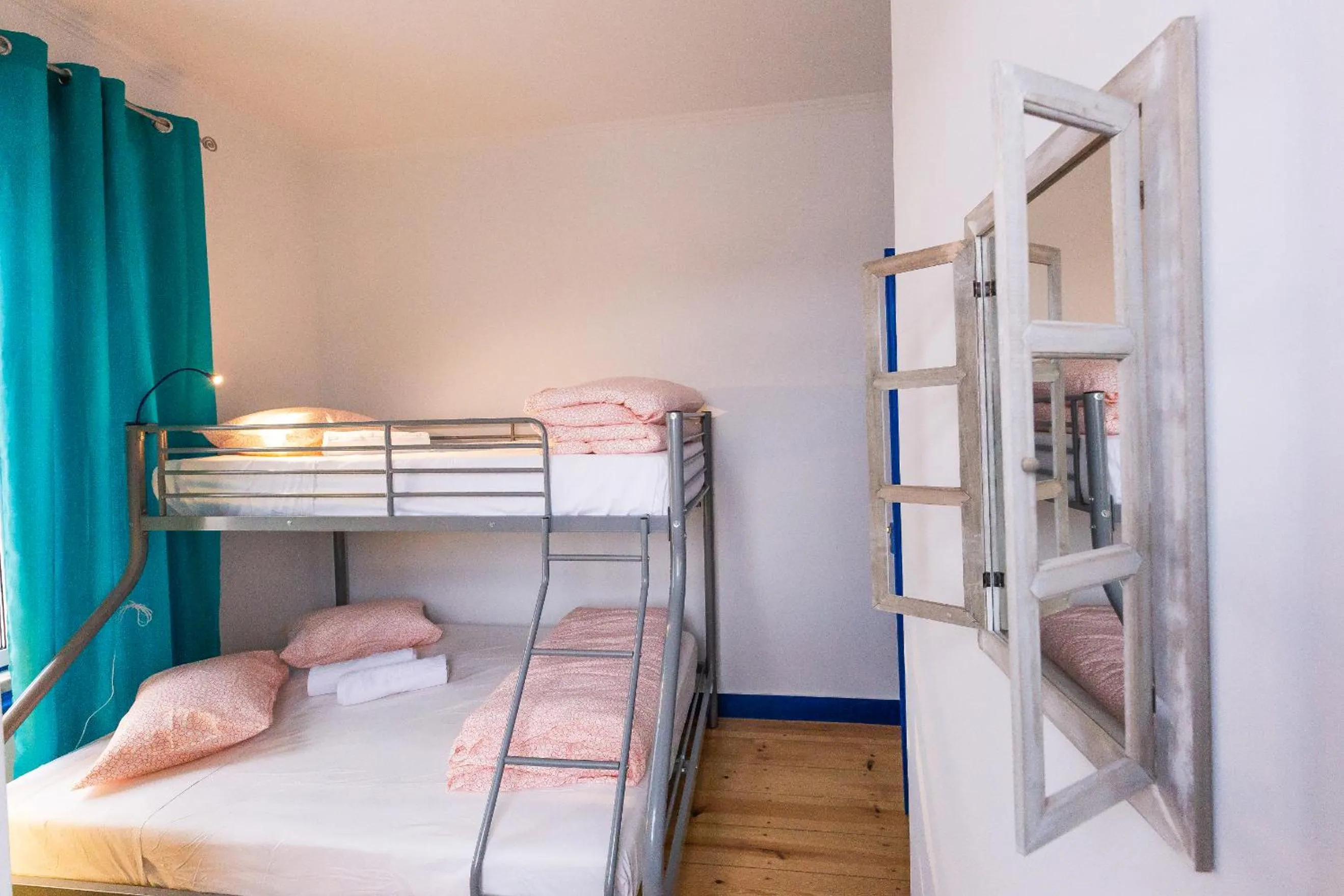 Bed in Help Yourself Hostels - Parede