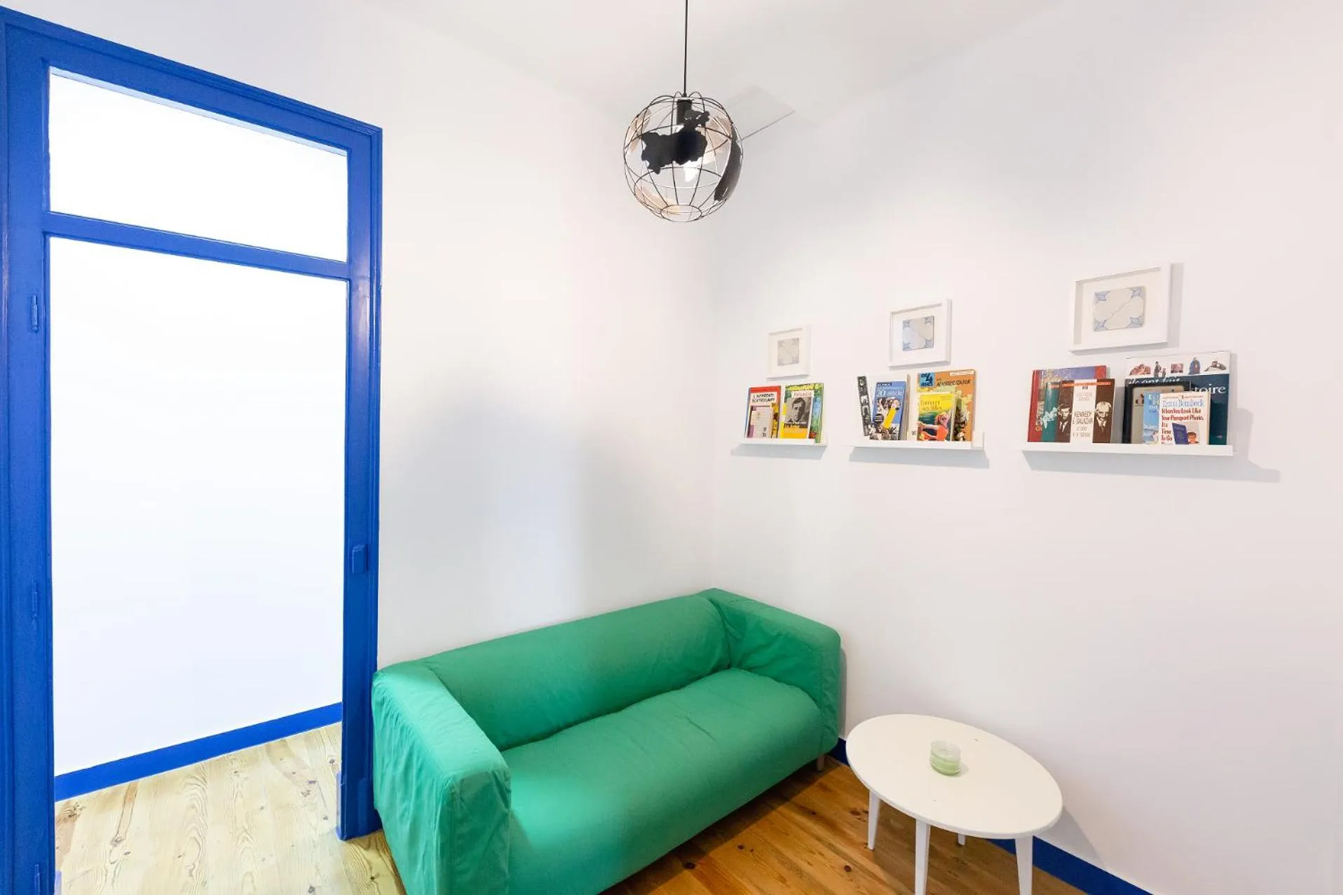 Living room in Help Yourself Hostels - Parede