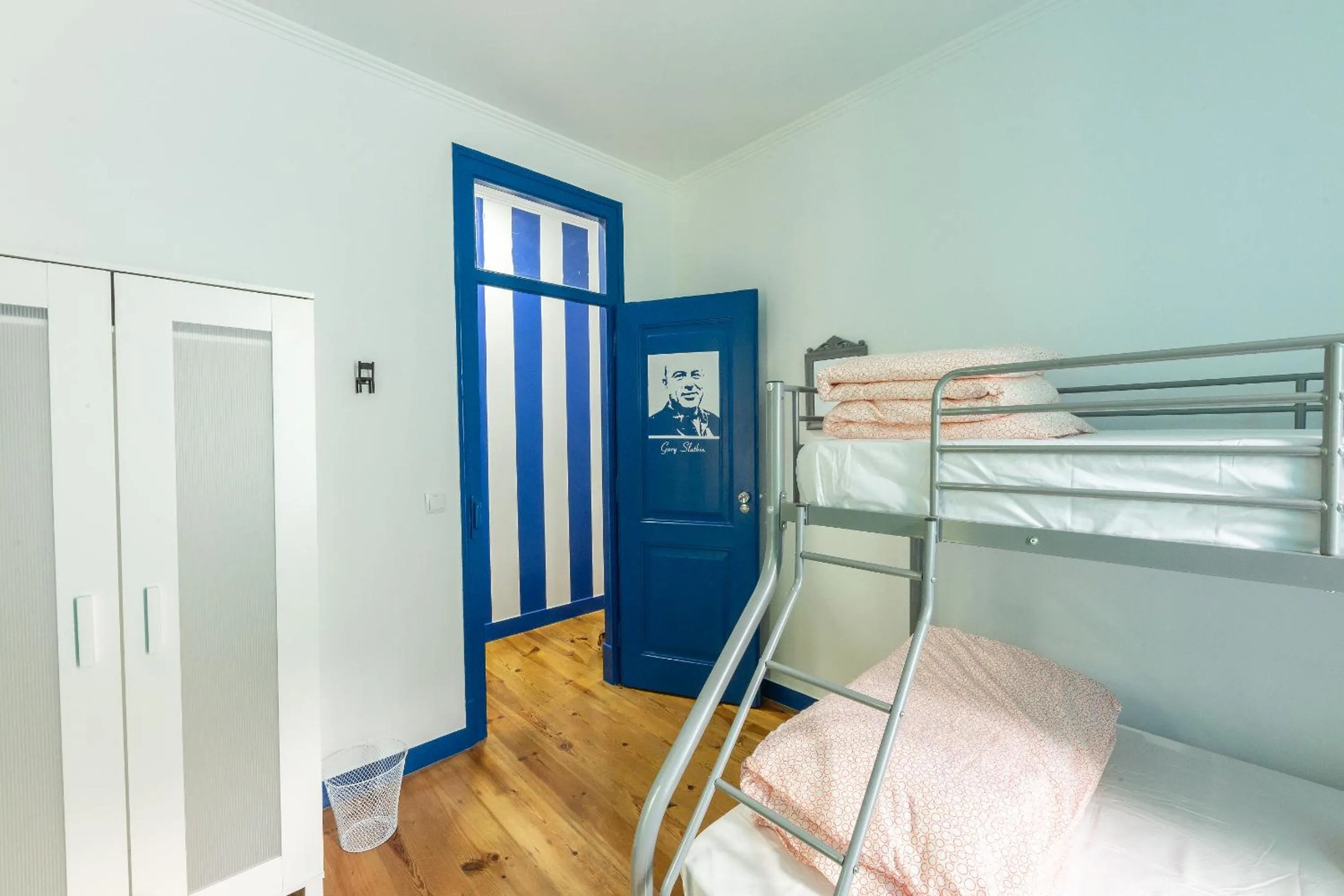 Bed in Help Yourself Hostels - Parede