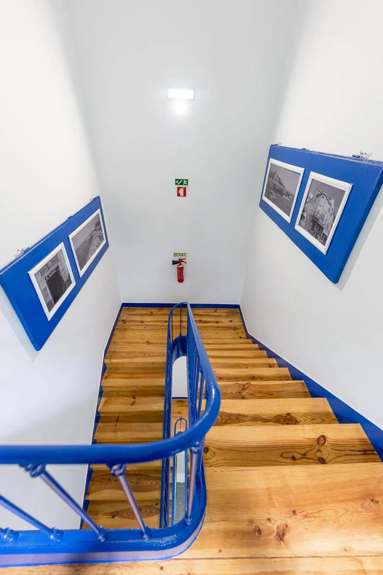 Property building in Help Yourself Hostels - Parede