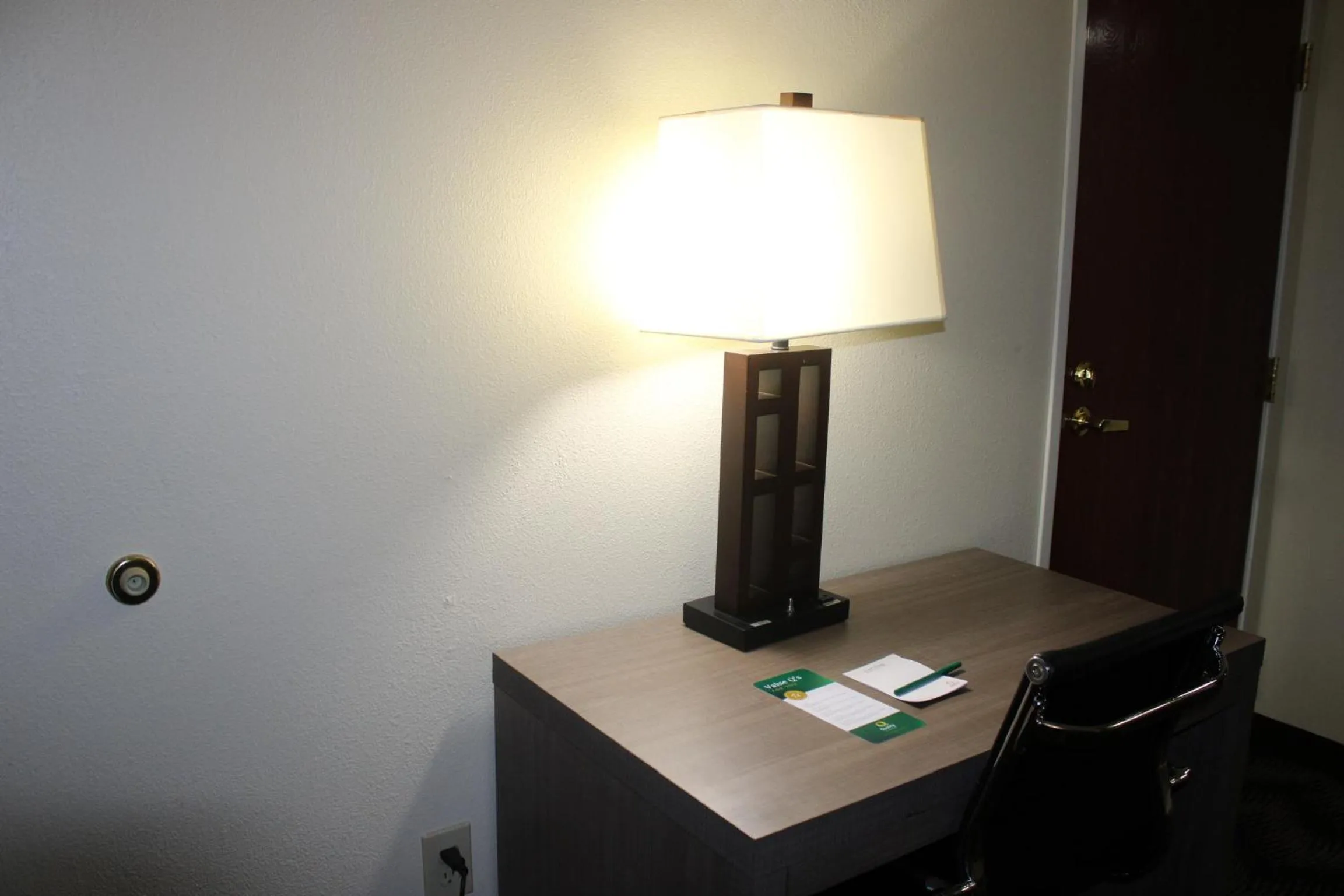 Living room in Quality Suites