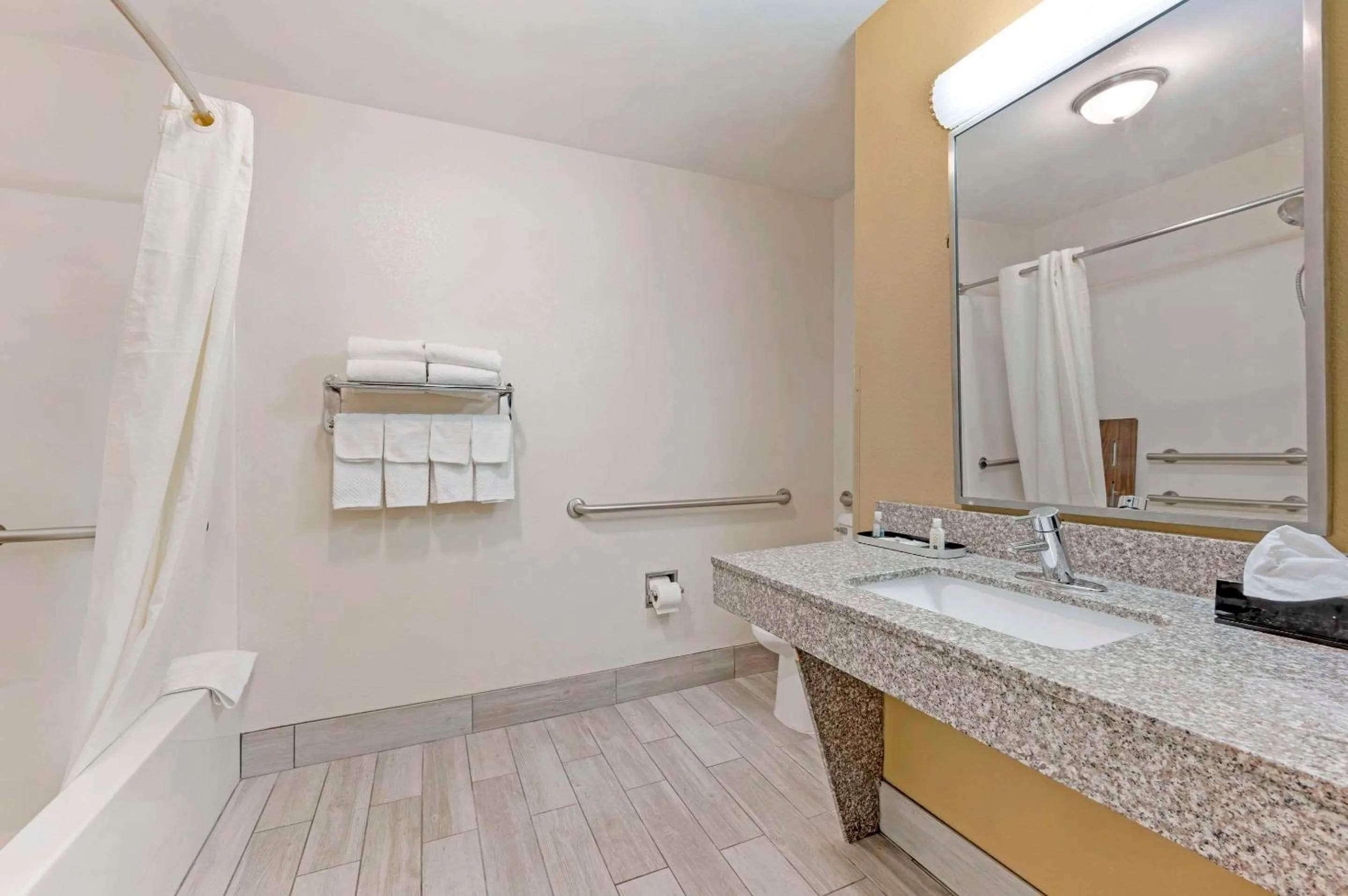 Bedroom in Quality Suites