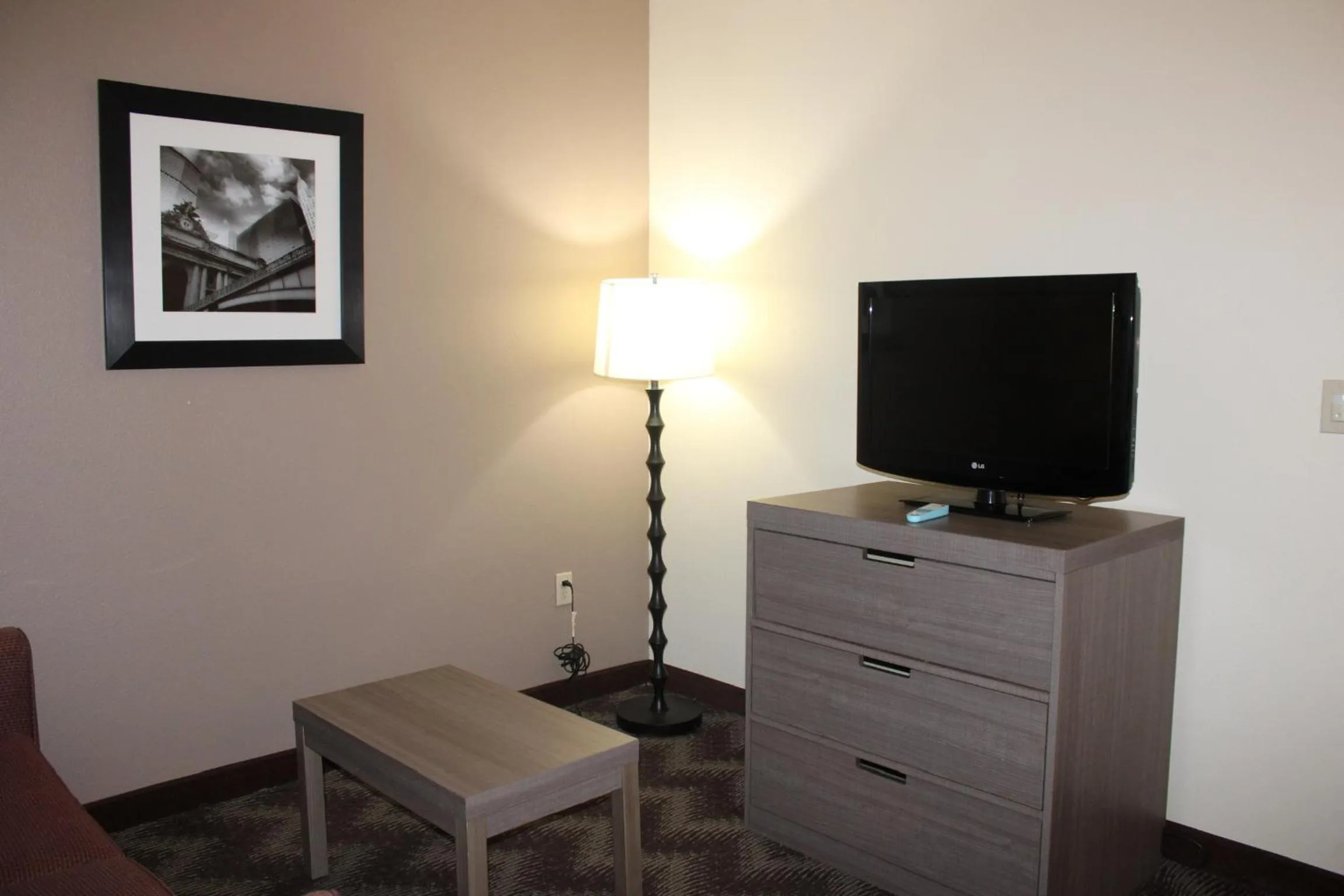 Living room in Quality Suites