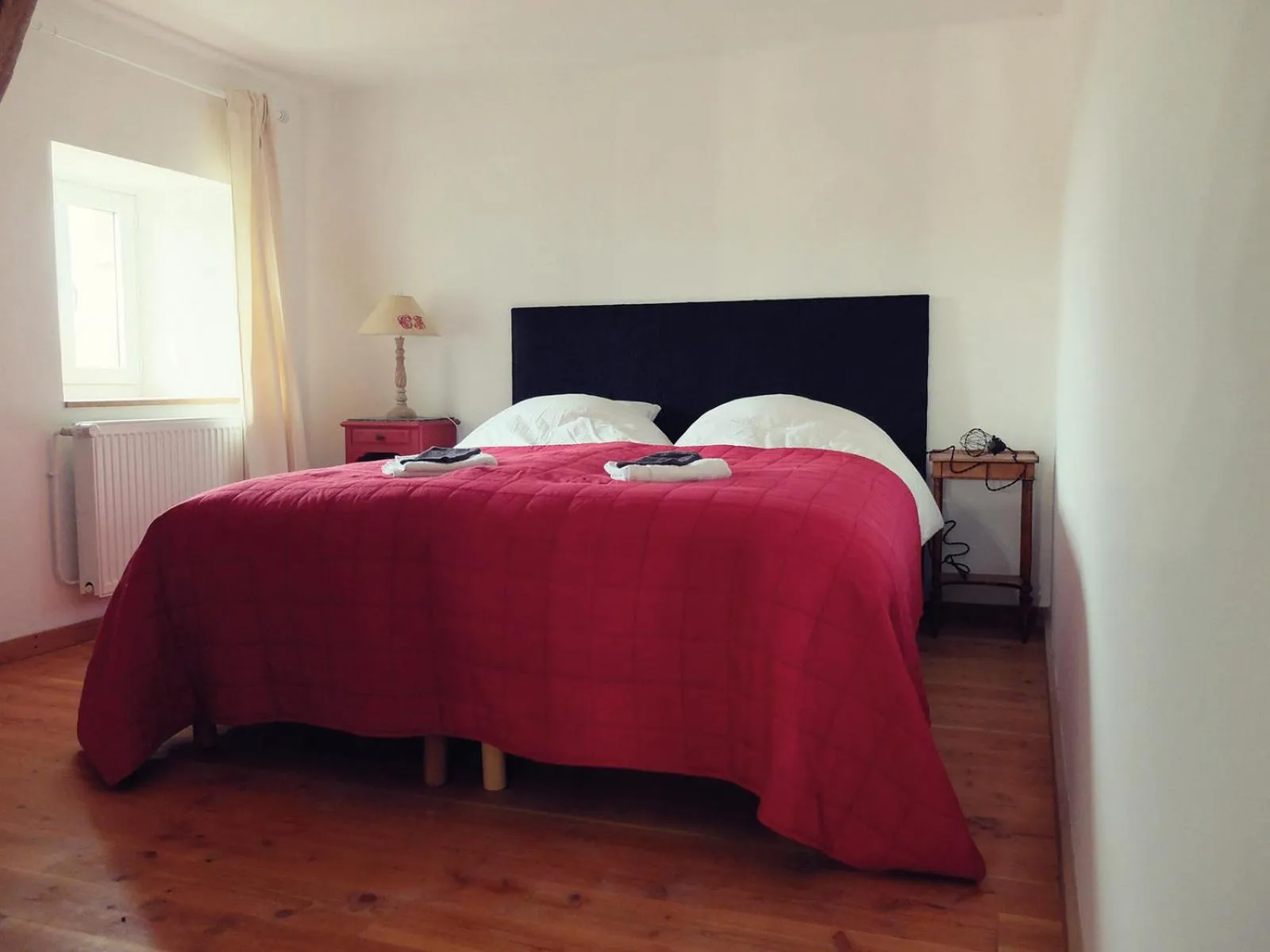 Bedroom, Bed in Le Thé au Jardin