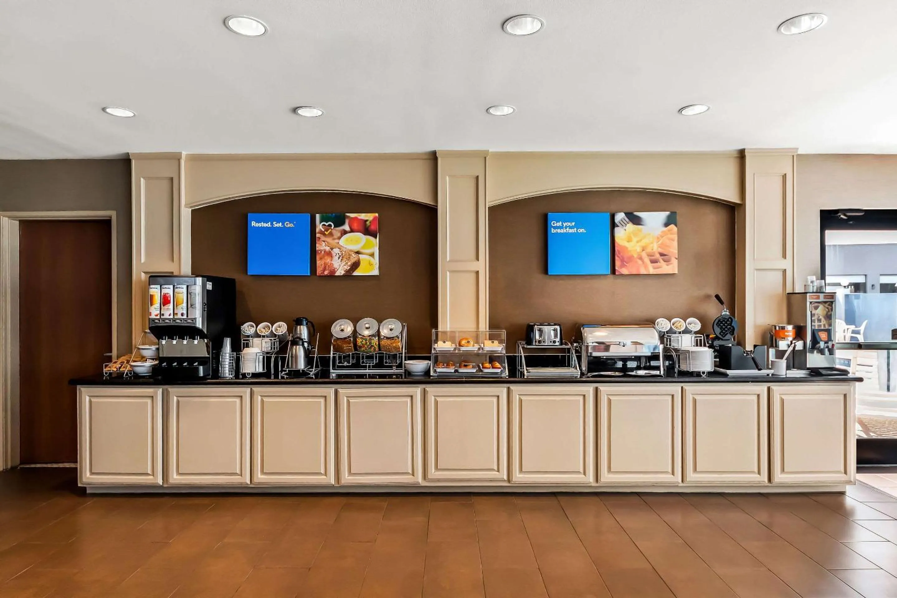 Breakfast in Comfort Inn & Suites Donna near I-2