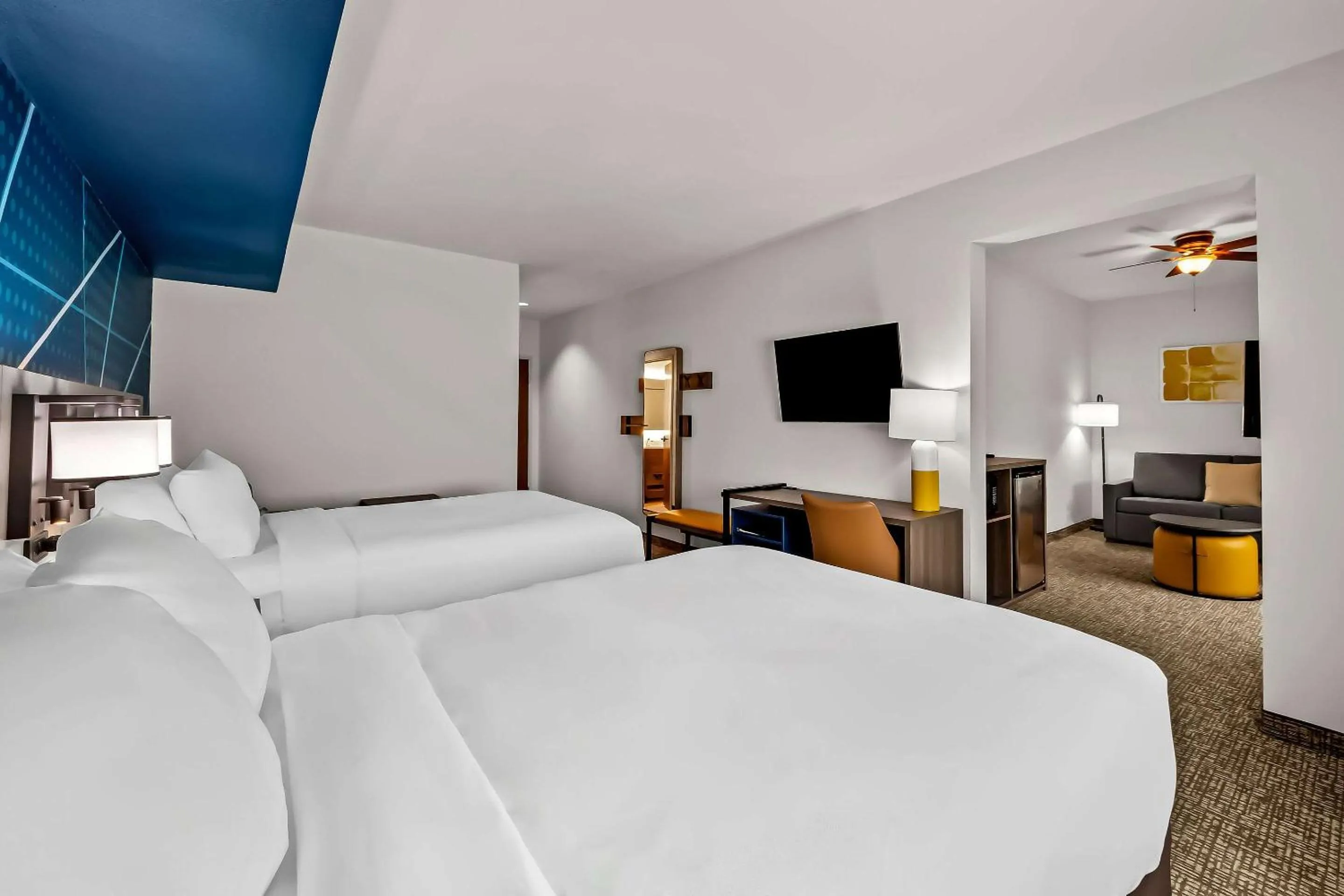 Bedroom, Bed in Comfort Inn & Suites Donna near I-2