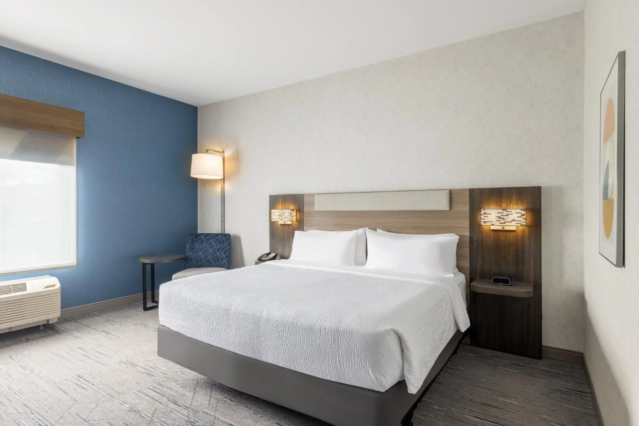 Photo of the whole room, Bed in Holiday Inn Express and Suites Missoula by IHG