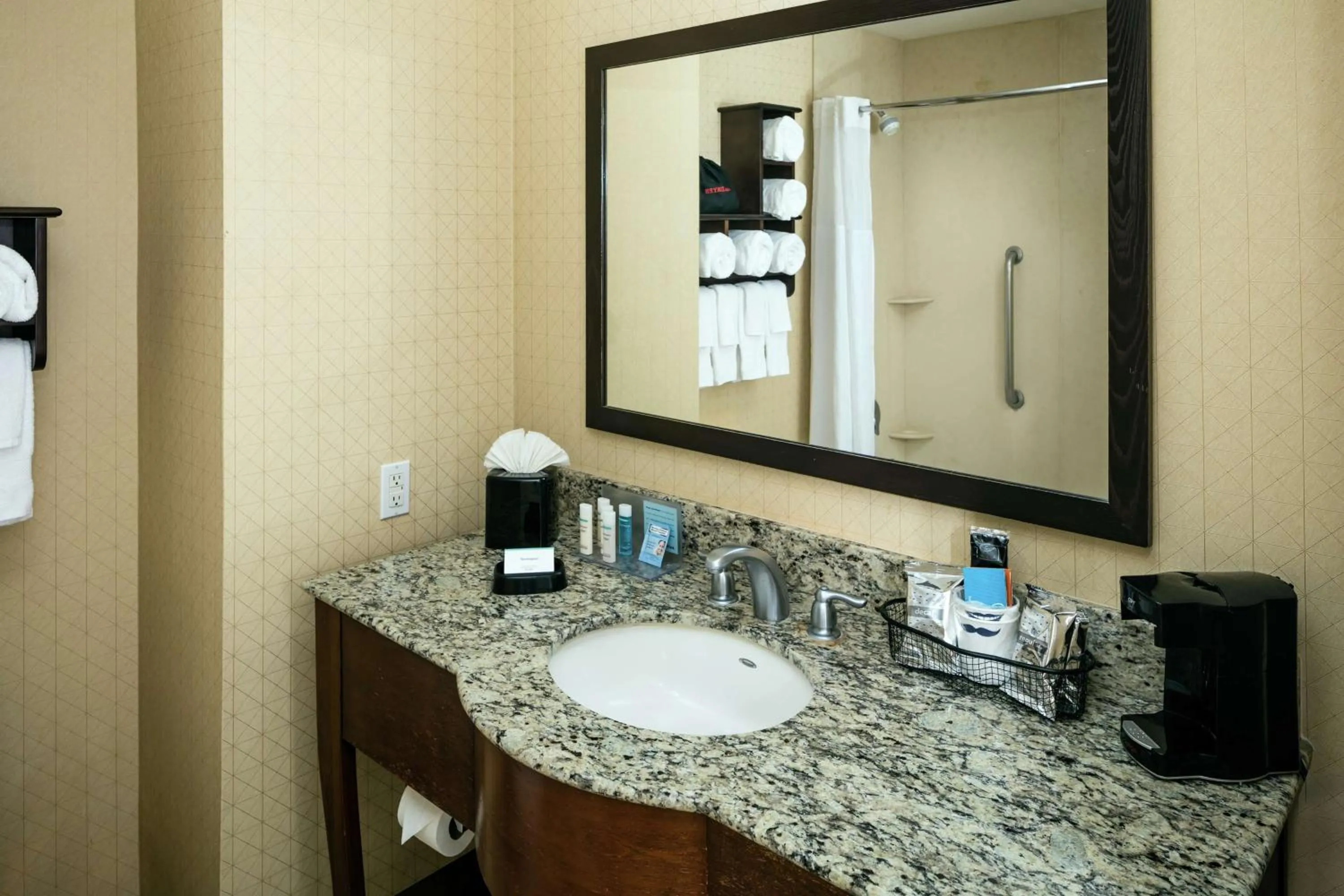 Bathroom in Hampton Inn & Suites Arroyo Grande