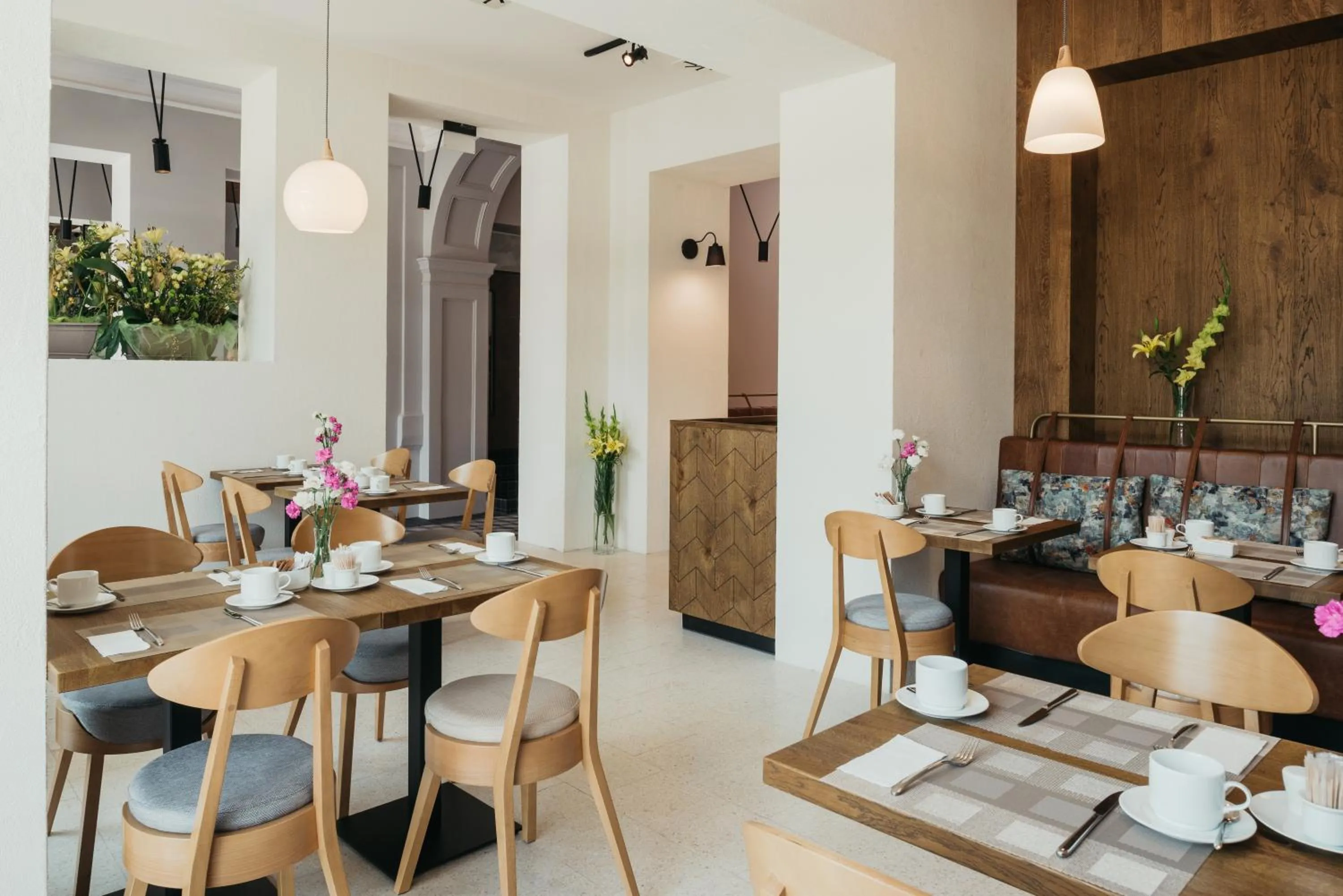 Restaurant/places to eat in Avena Boutique Hotel by Artery Hotels