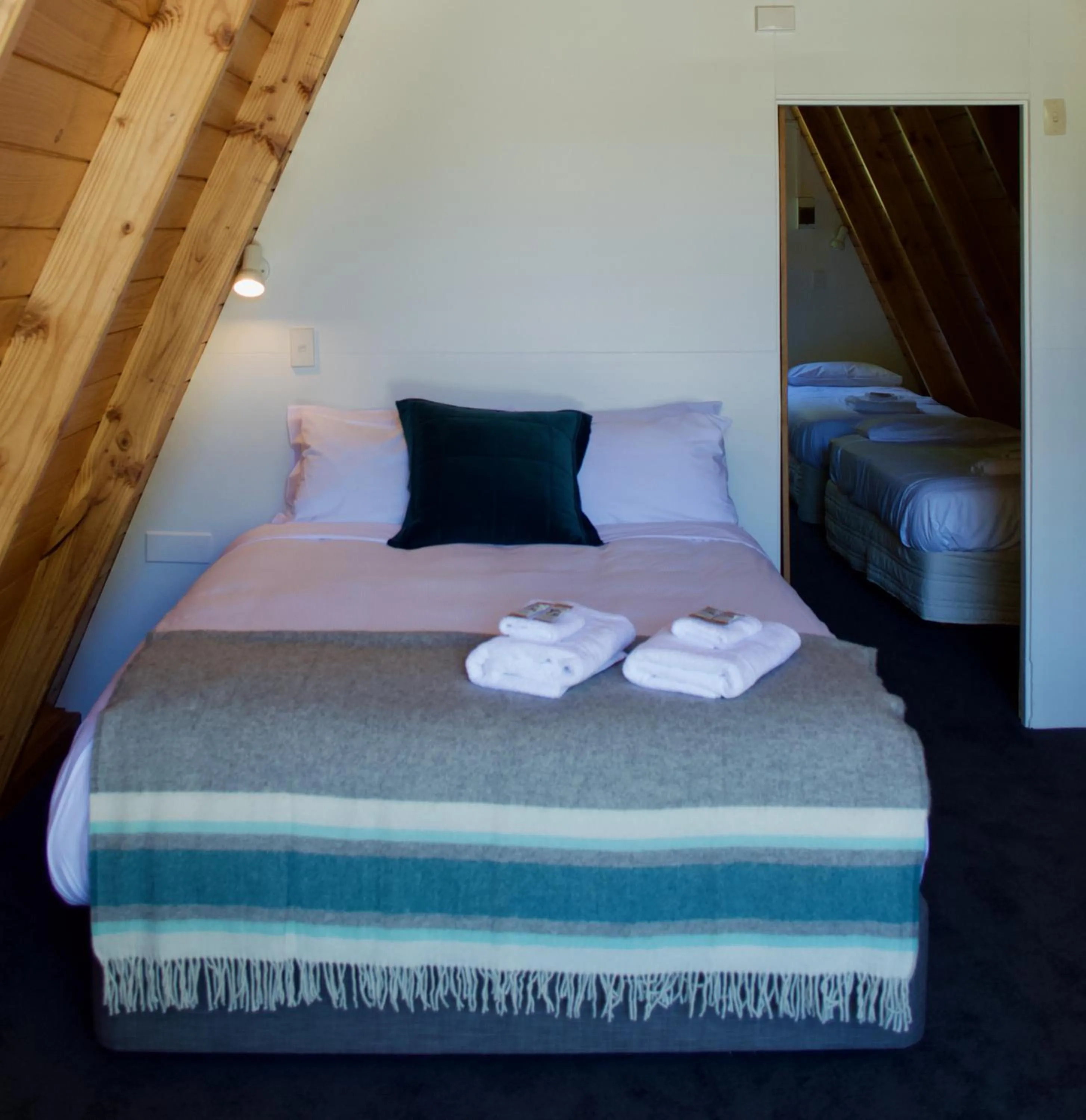 Bedroom, Bed in Wonderland Makarora Lodge