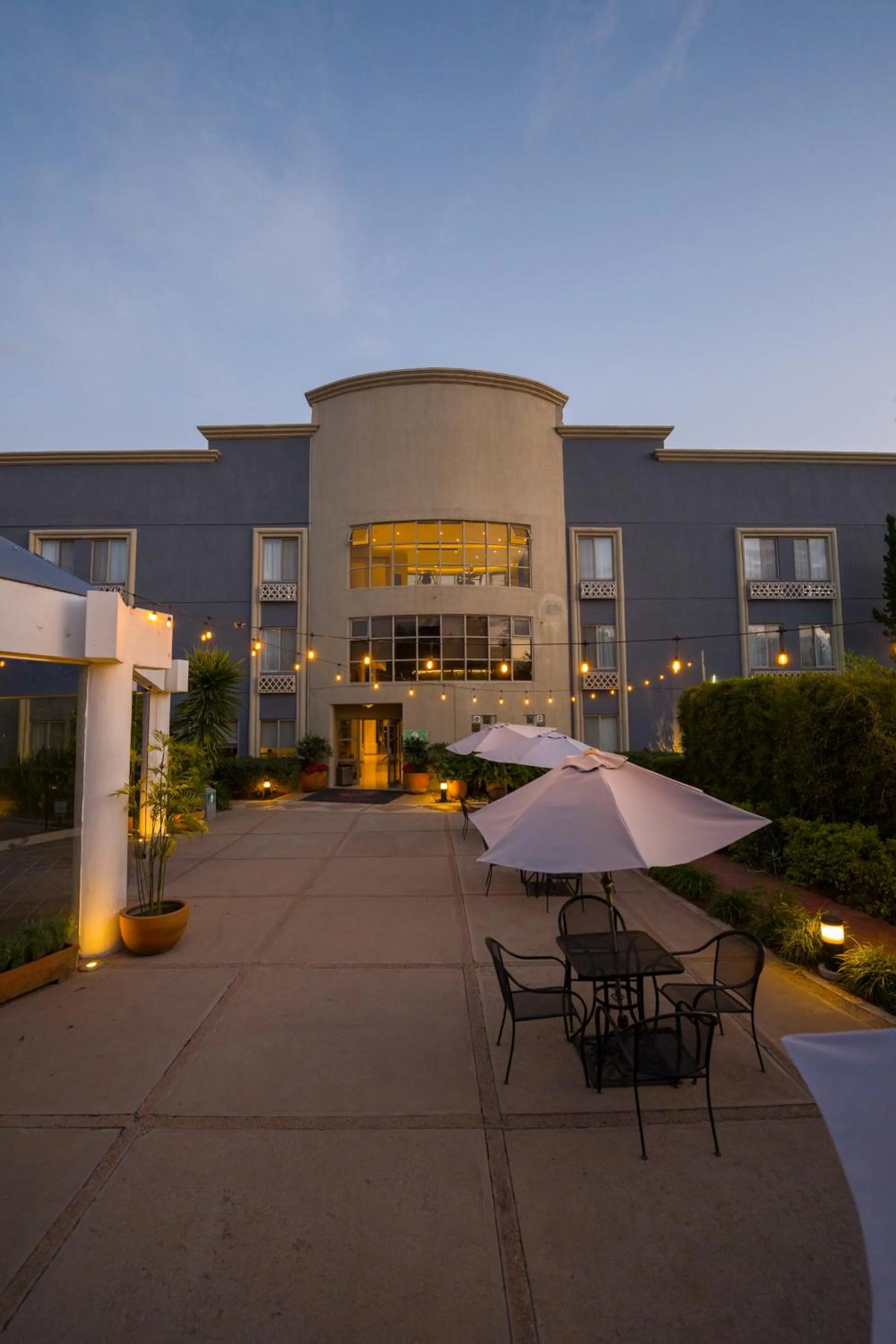 Patio in Hotel Victoria Express