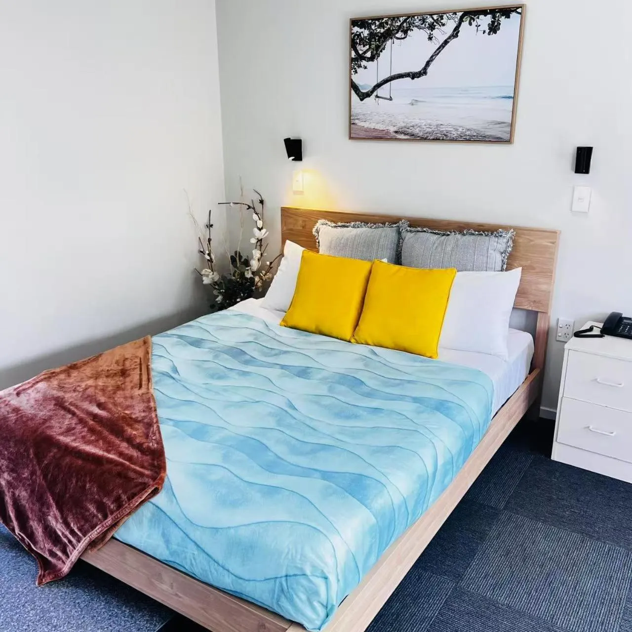 Bed in AAA Northlands Motel