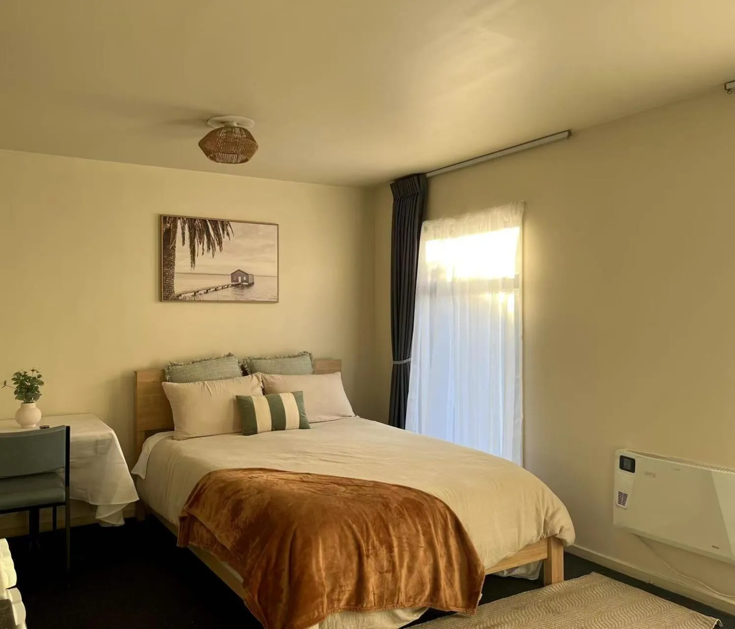 Bed in AAA Northlands Motel