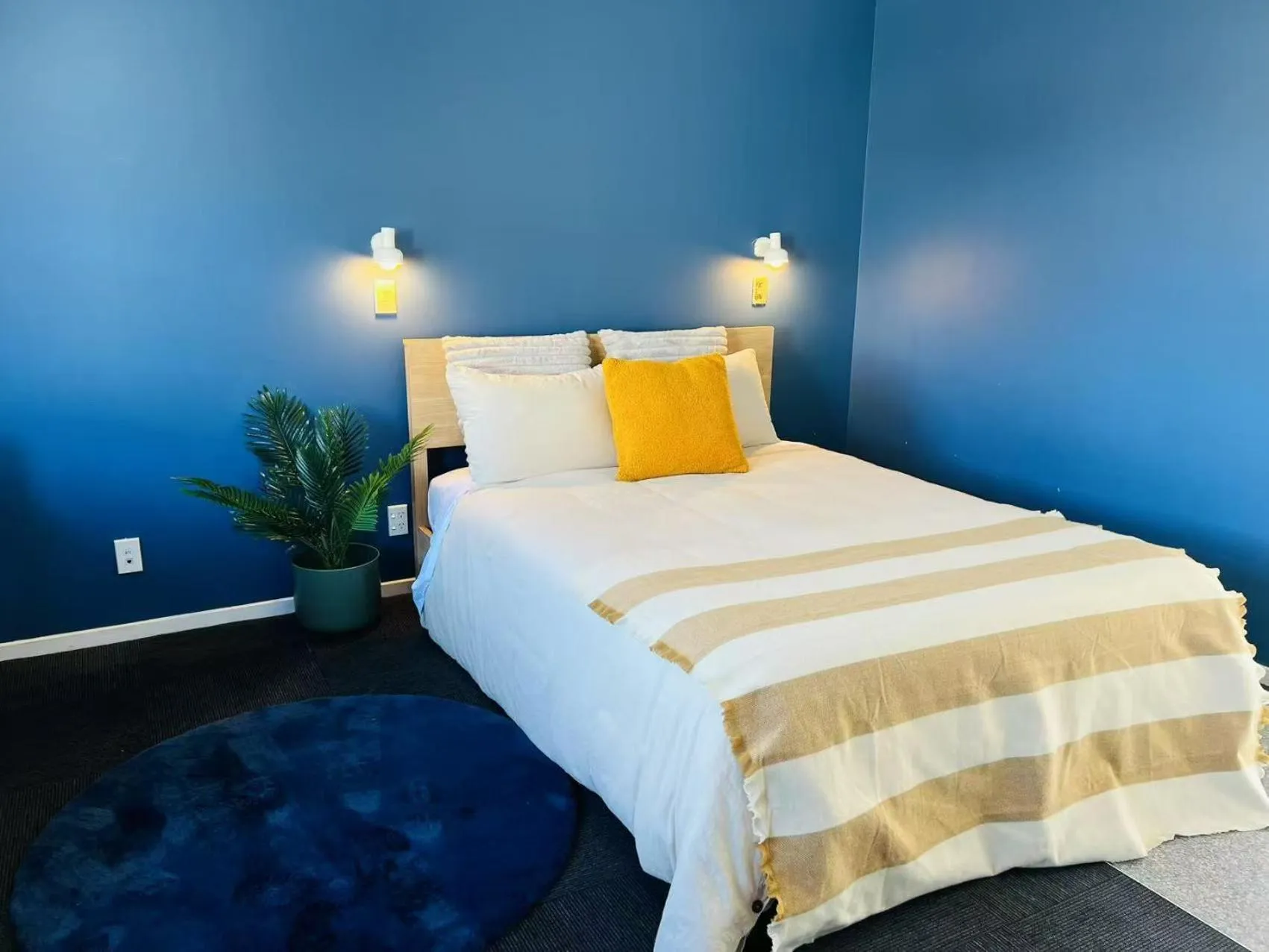 Bed in AAA Northlands Motel