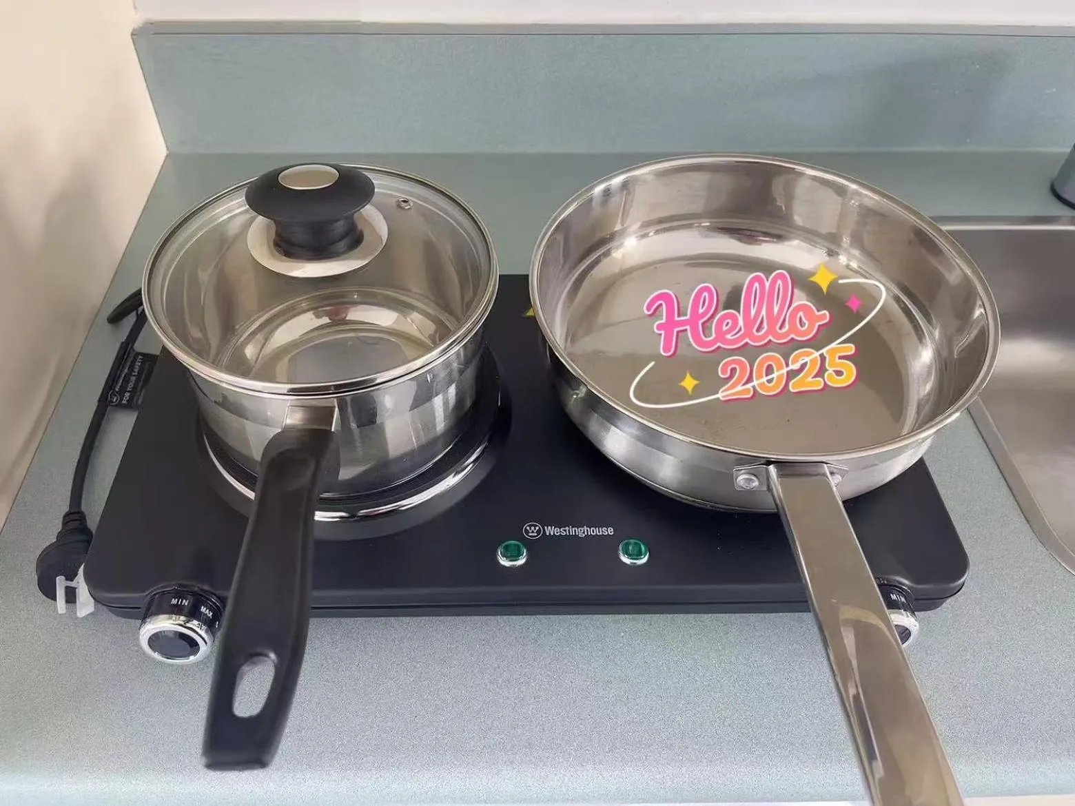 Kitchen or kitchenette in AAA Northlands Motel