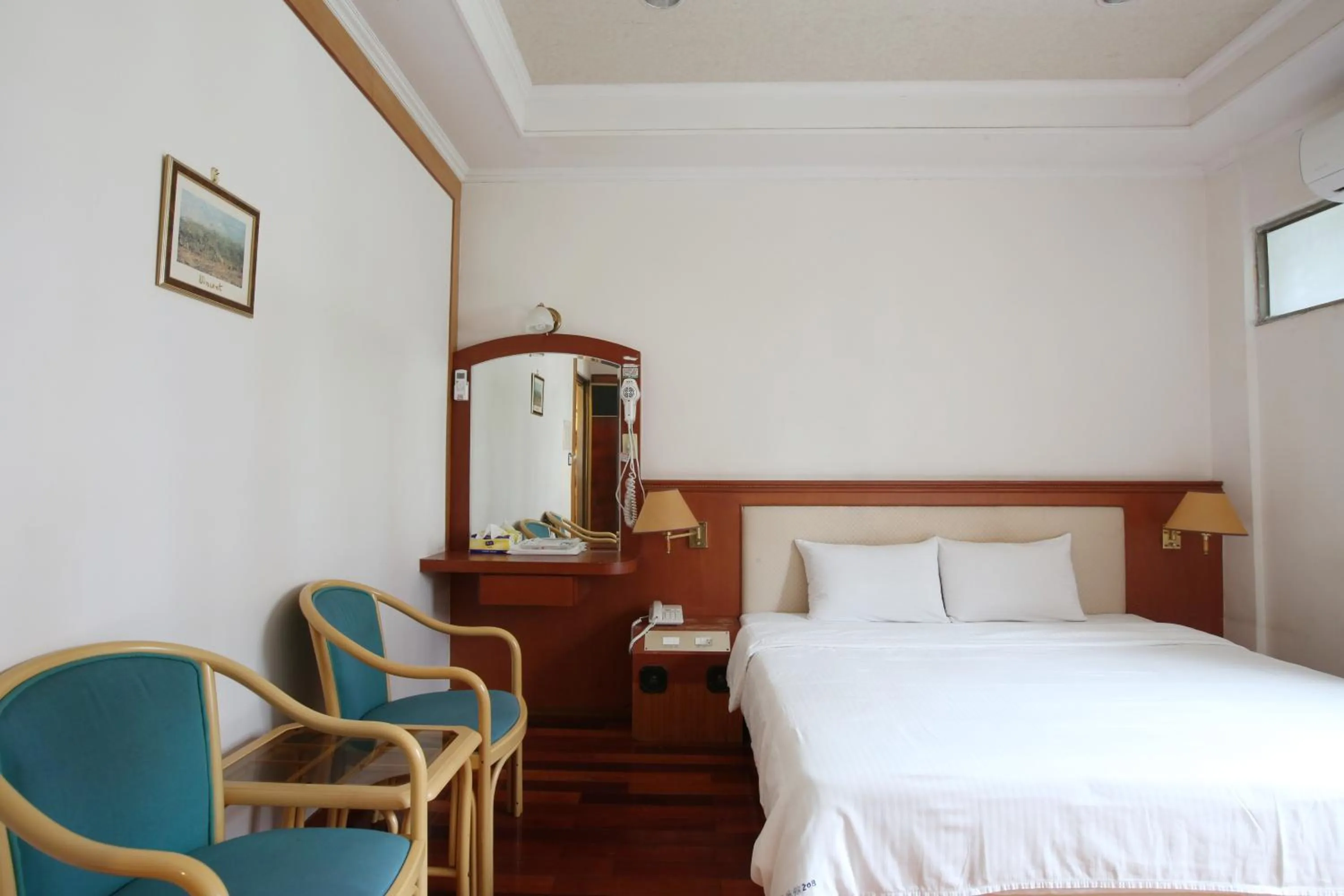 Bed in Long Shan Hotel