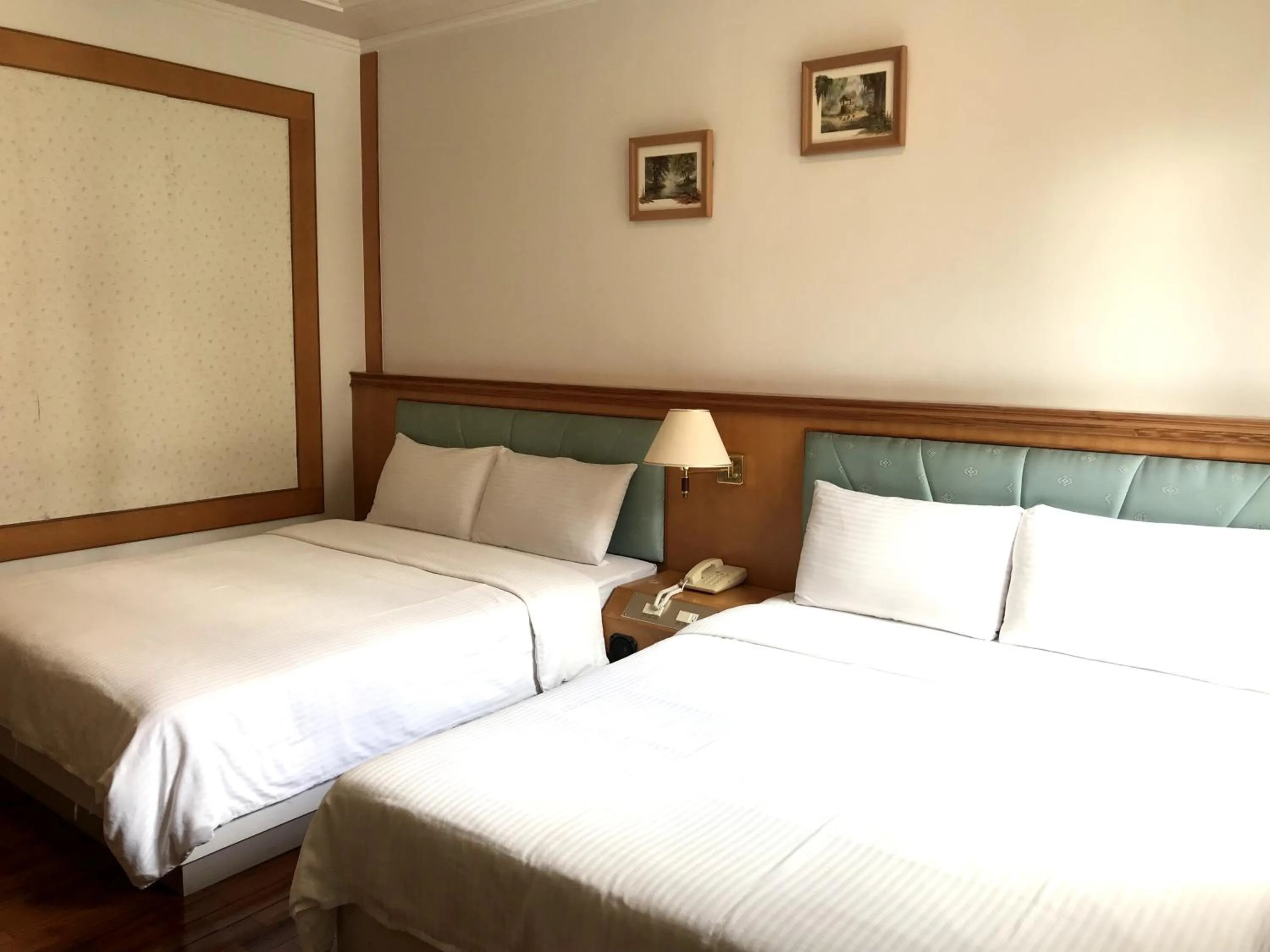 Bed in Long Shan Hotel