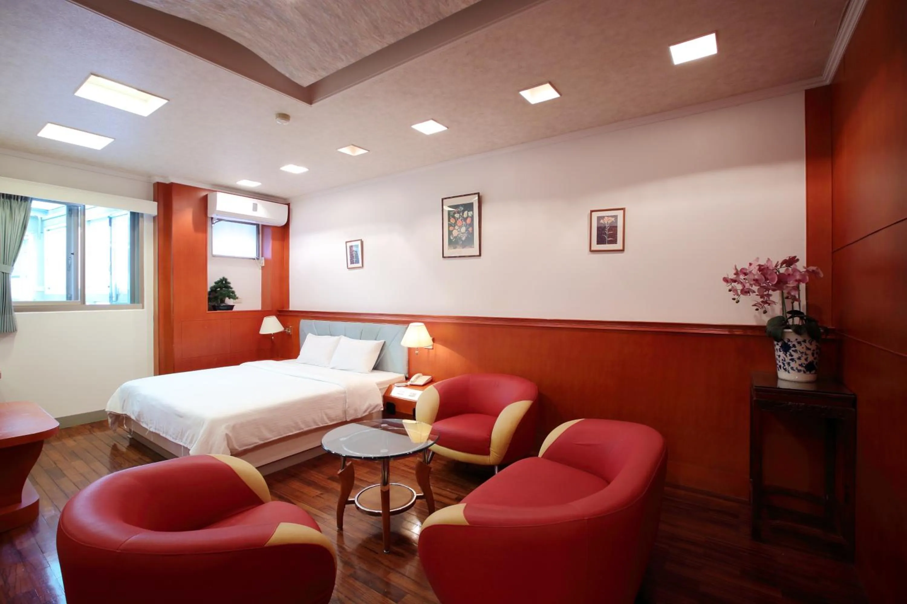 Bed in Long Shan Hotel