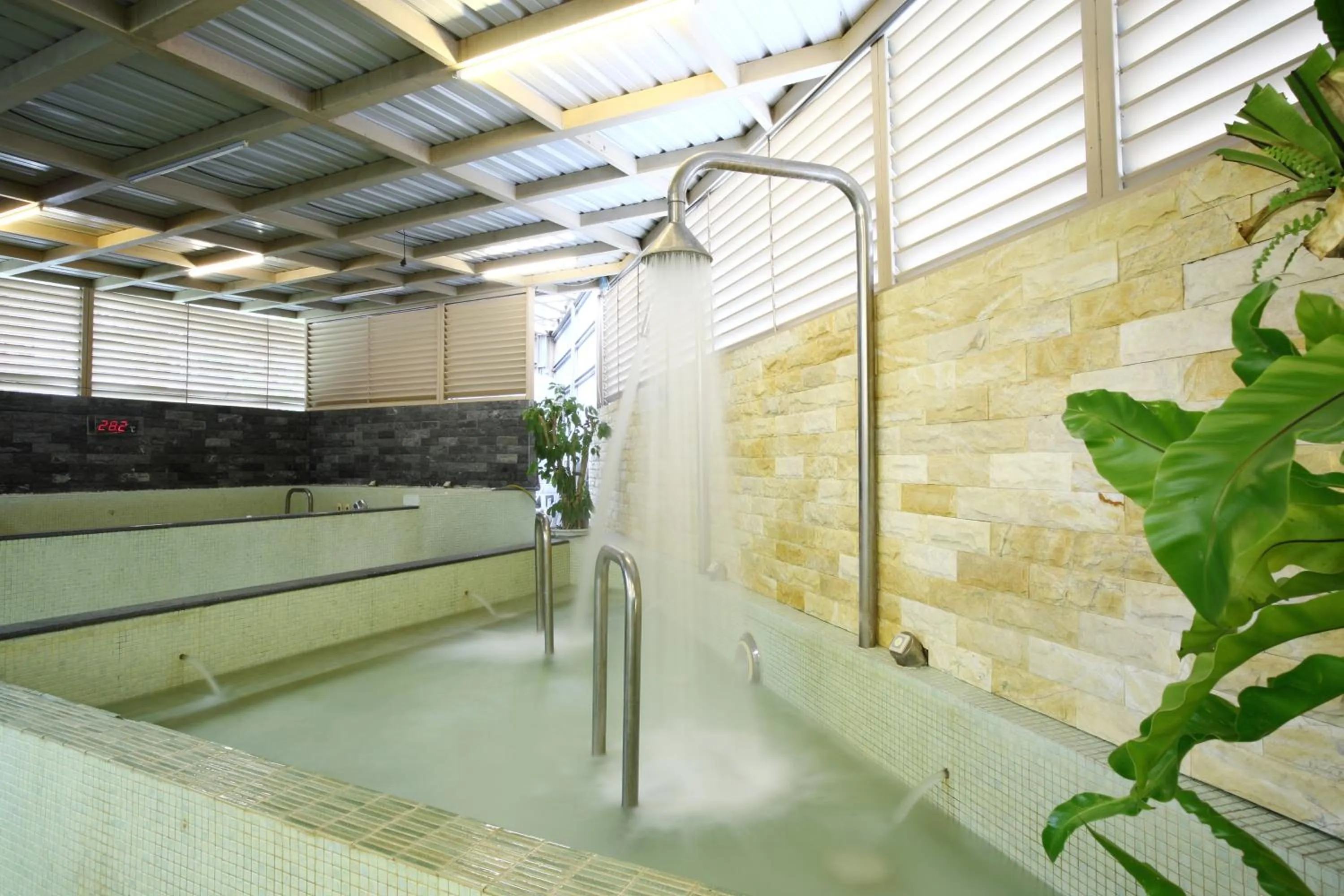 Hot Spring Bath in Long Shan Hotel