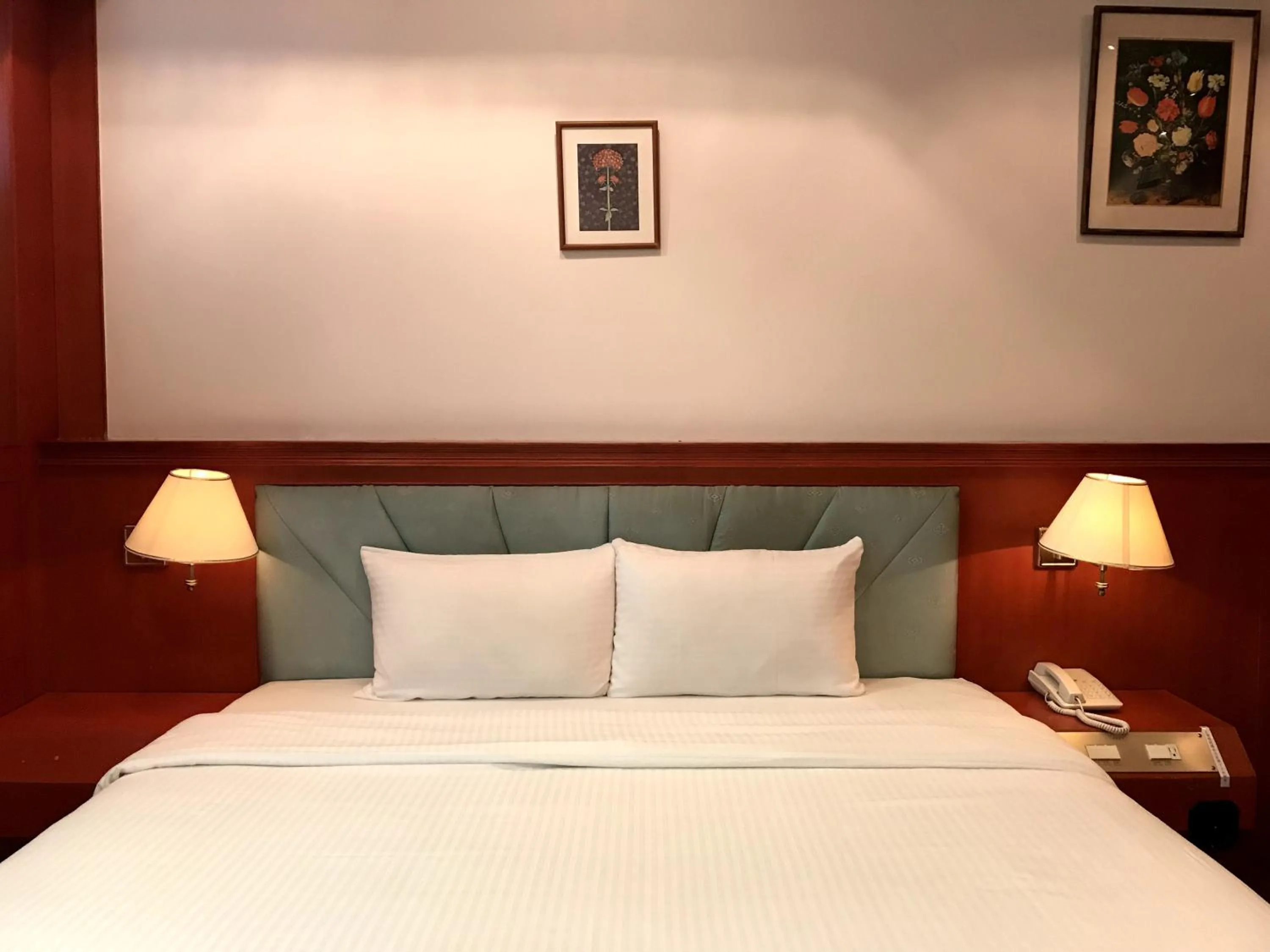Bed in Long Shan Hotel
