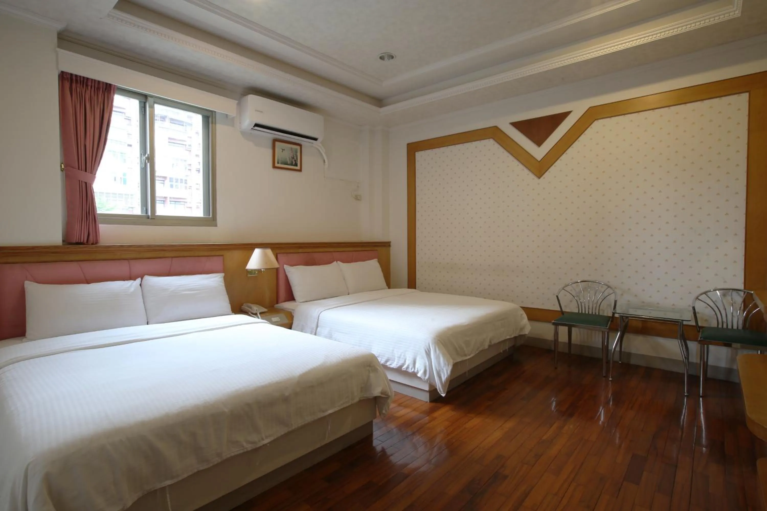 Bed in Long Shan Hotel