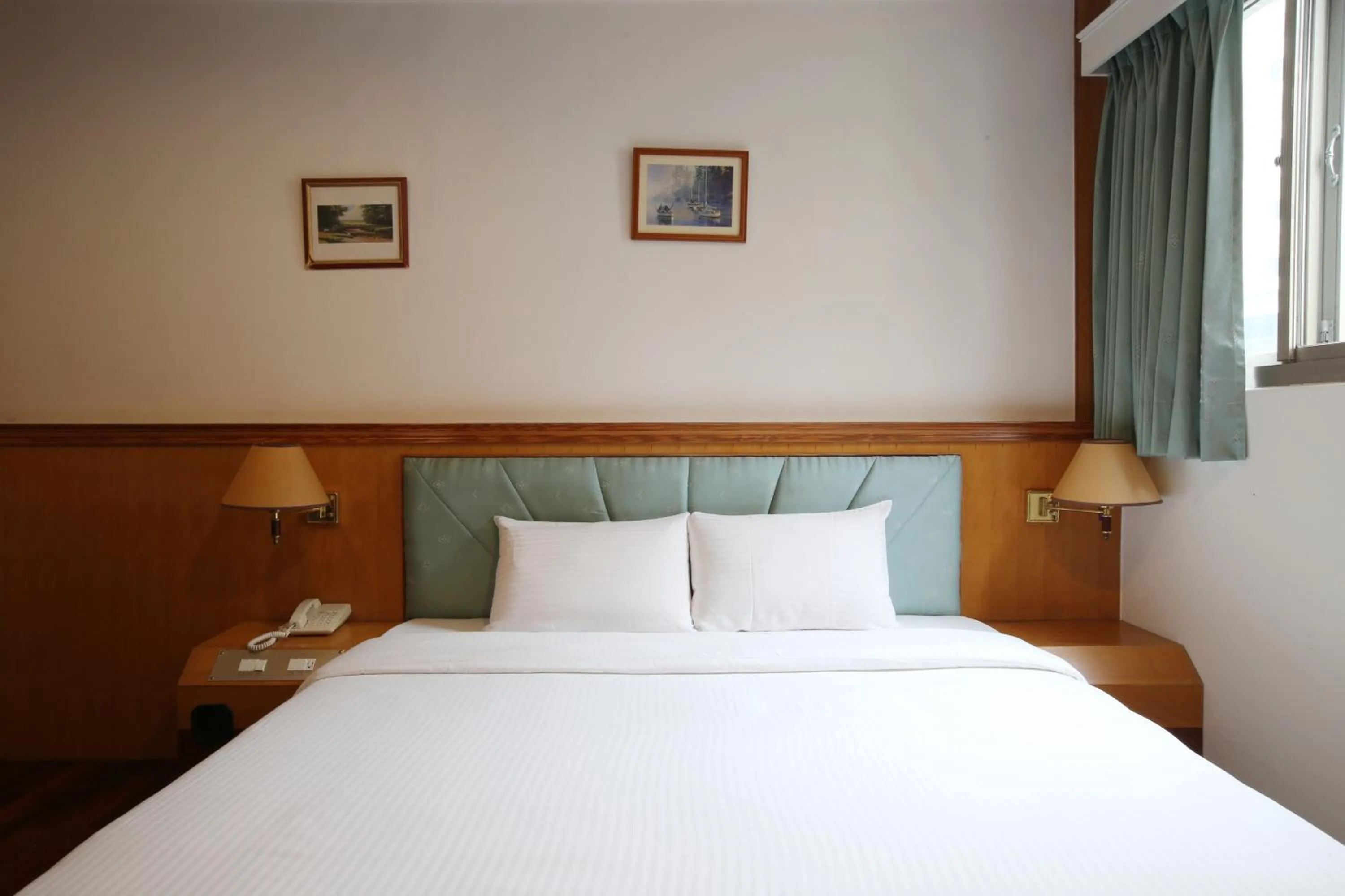 Bed in Long Shan Hotel