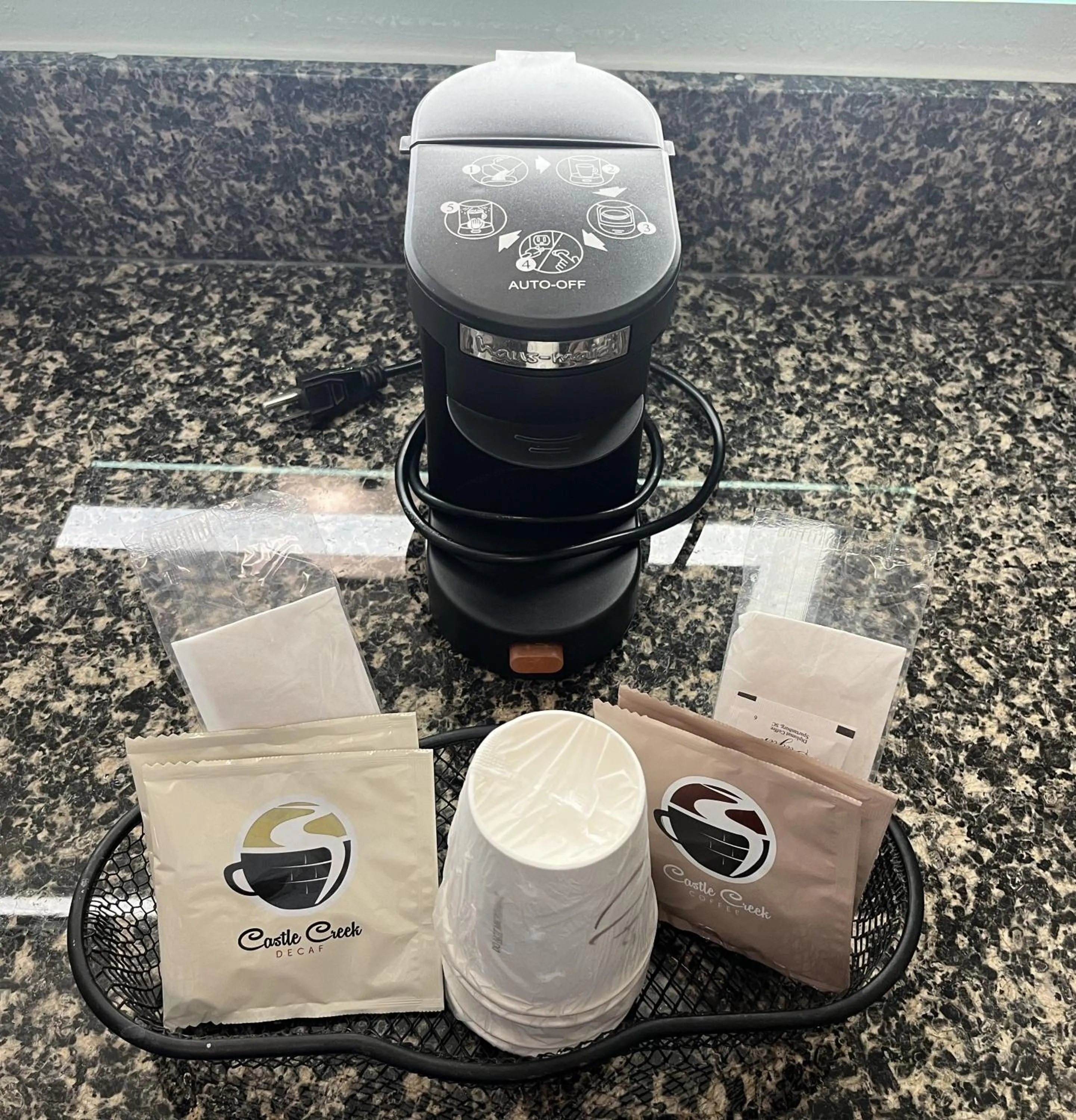 Photo of the whole room in Red Roof Inn Franklin, TN