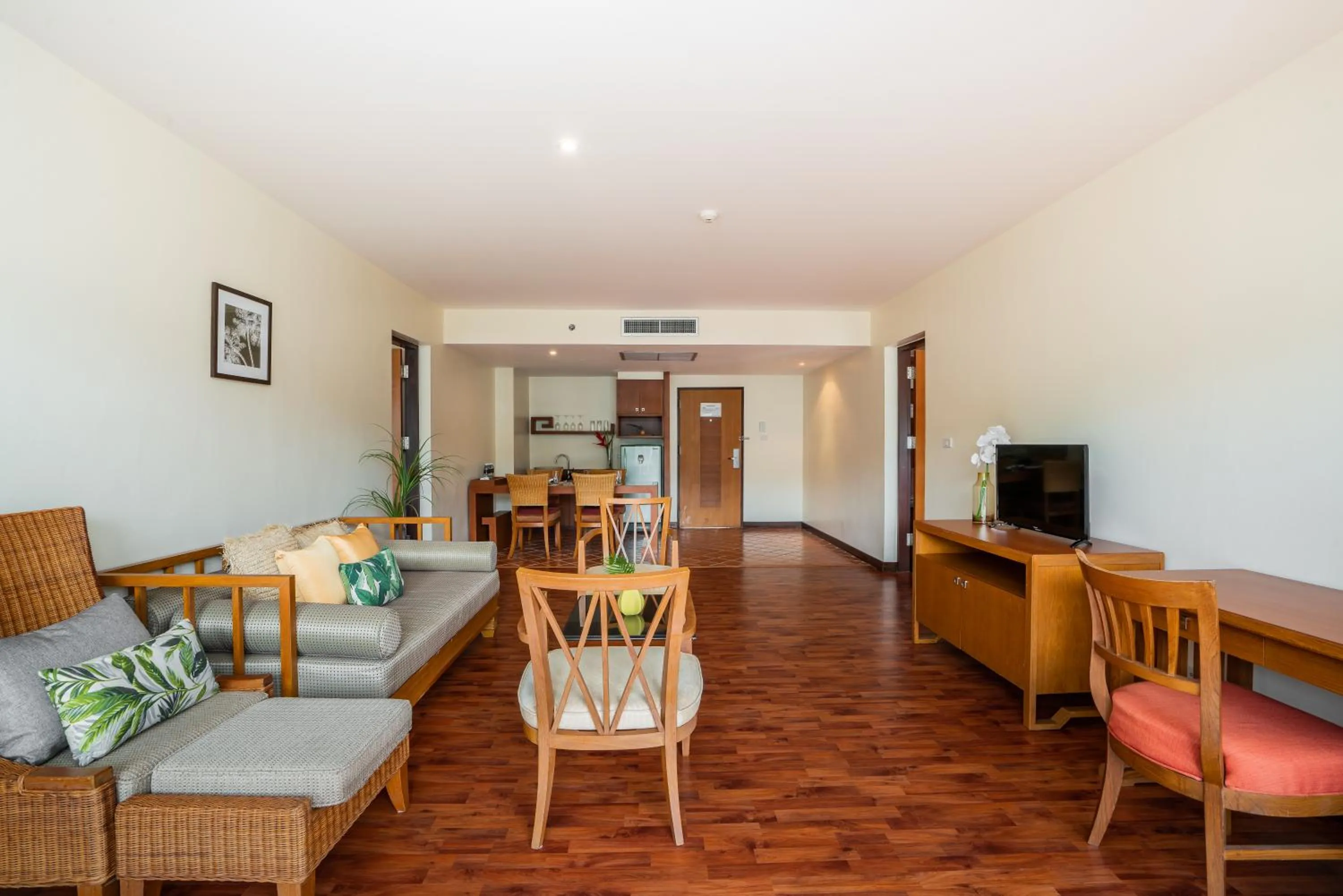 Living room in Naithonburi Beach Resort - SHA Extra Plus