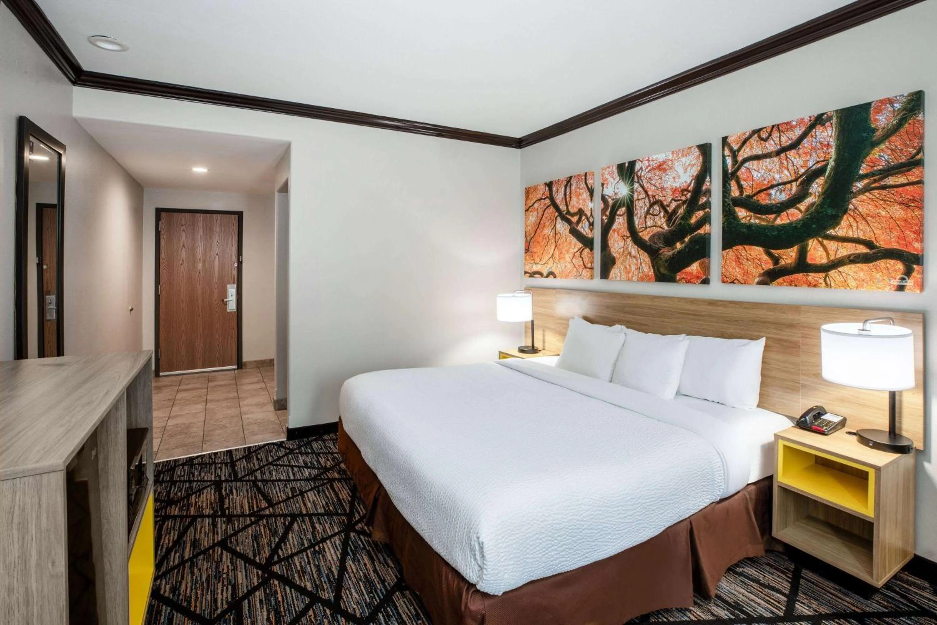 Photo of the whole room, Bed in Days Inn by Wyndham Baton Rouge I-10