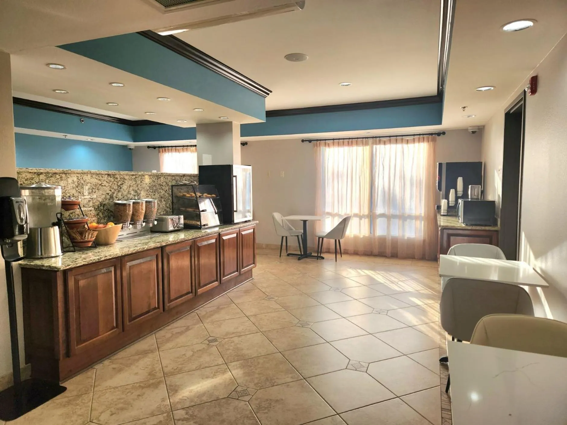 Breakfast in Days Inn by Wyndham Baton Rouge I-10