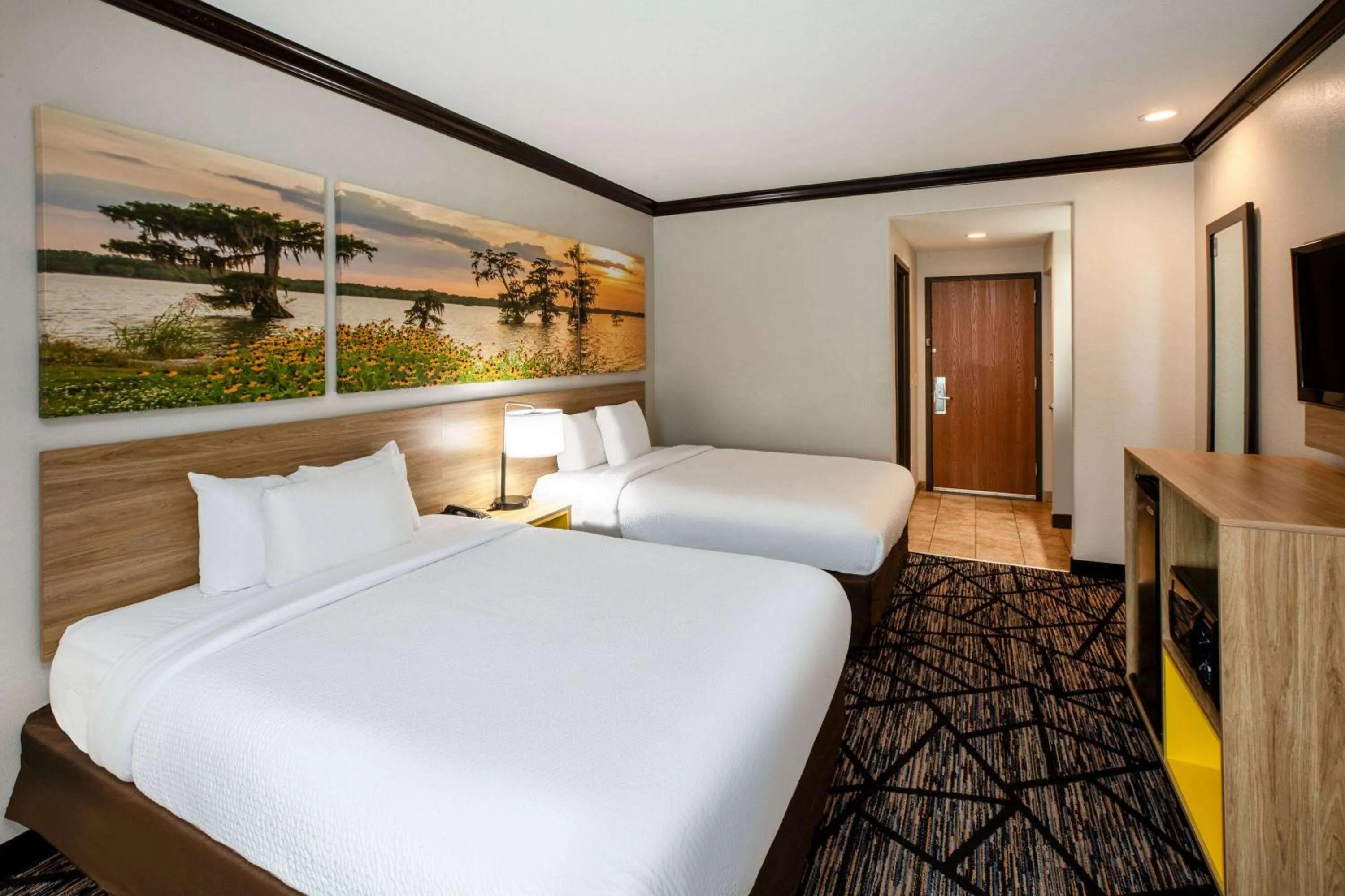 Photo of the whole room, Bed in Days Inn by Wyndham Baton Rouge I-10