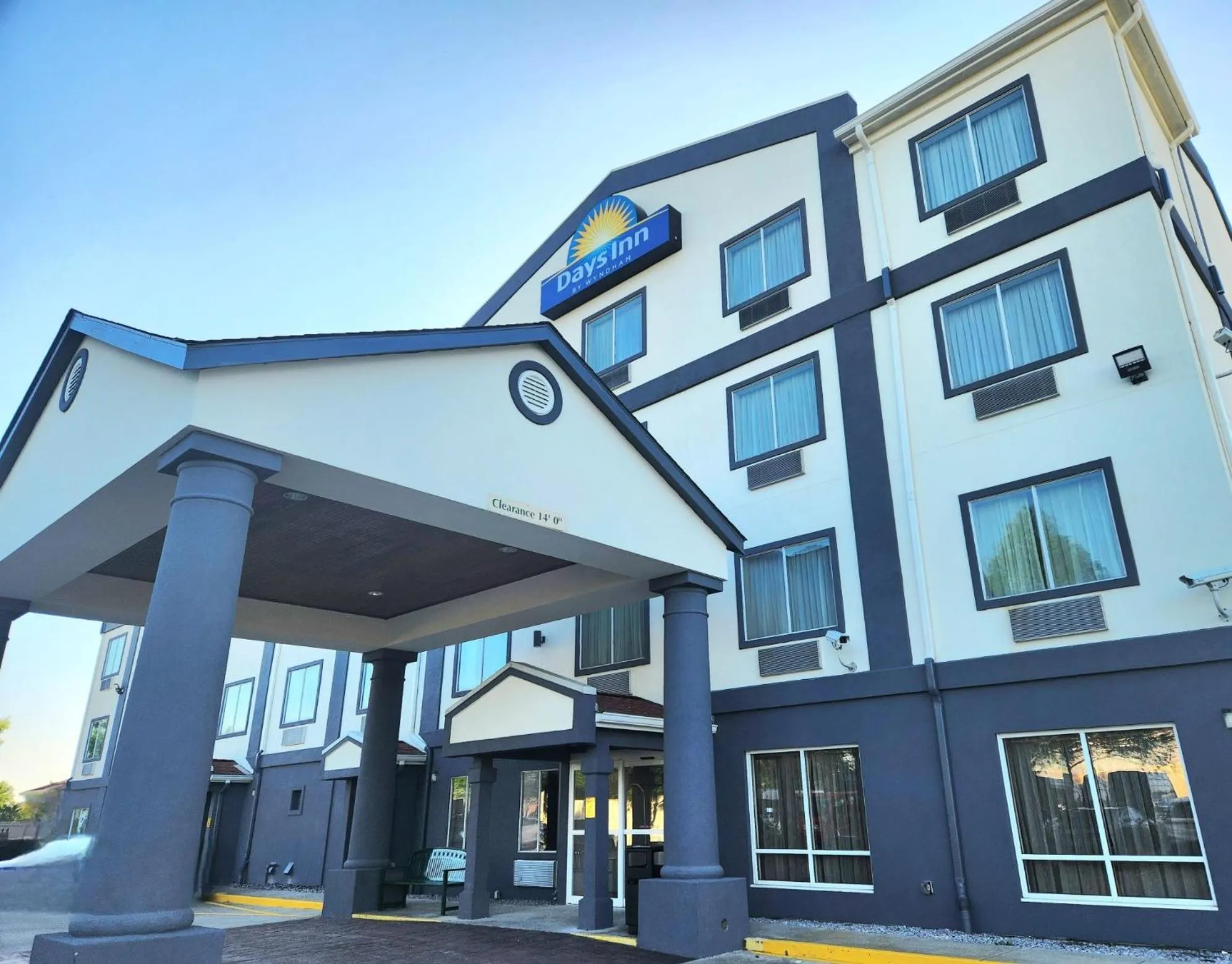 Property building in Days Inn by Wyndham Baton Rouge I-10