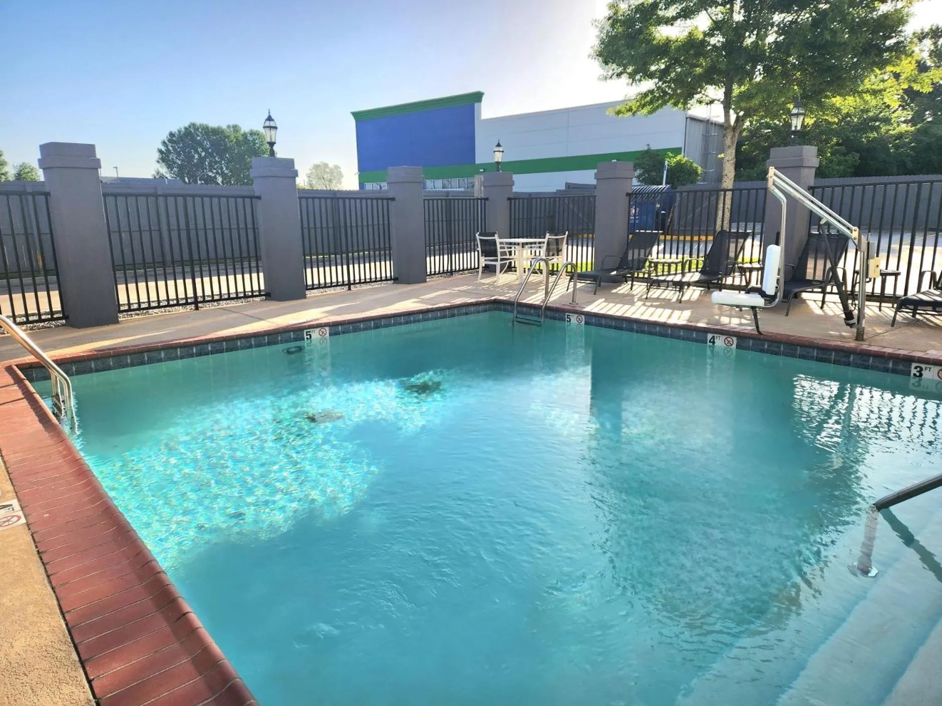 Swimming pool in Days Inn by Wyndham Baton Rouge I-10