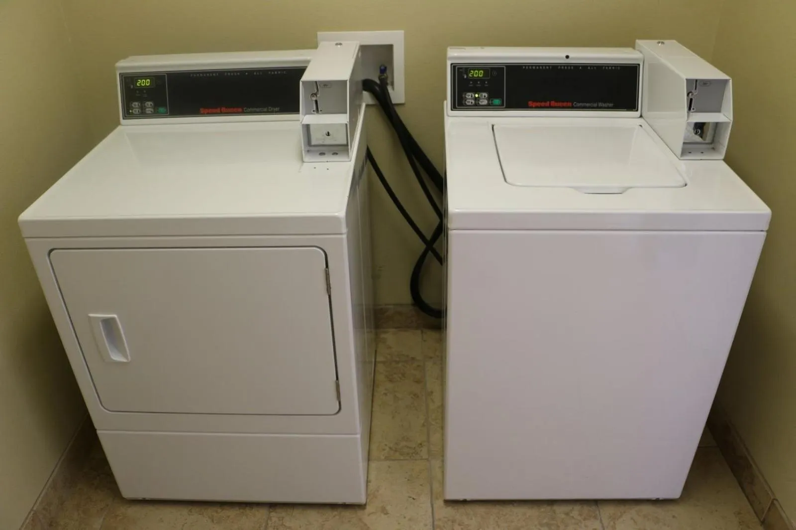 Decorative detail in Days Inn by Wyndham Baton Rouge I-10