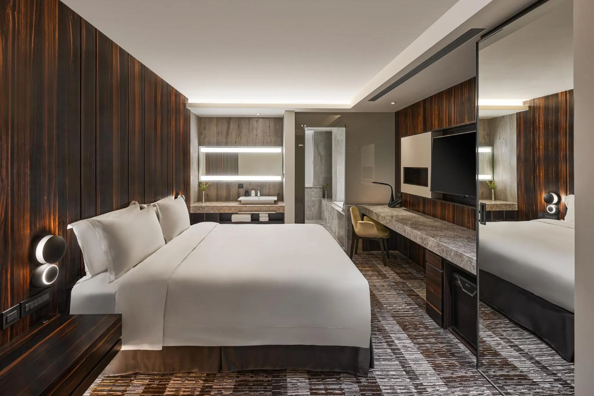 Bed in Suz & Catorze Taipei, a Tribute Portfolio Hotel